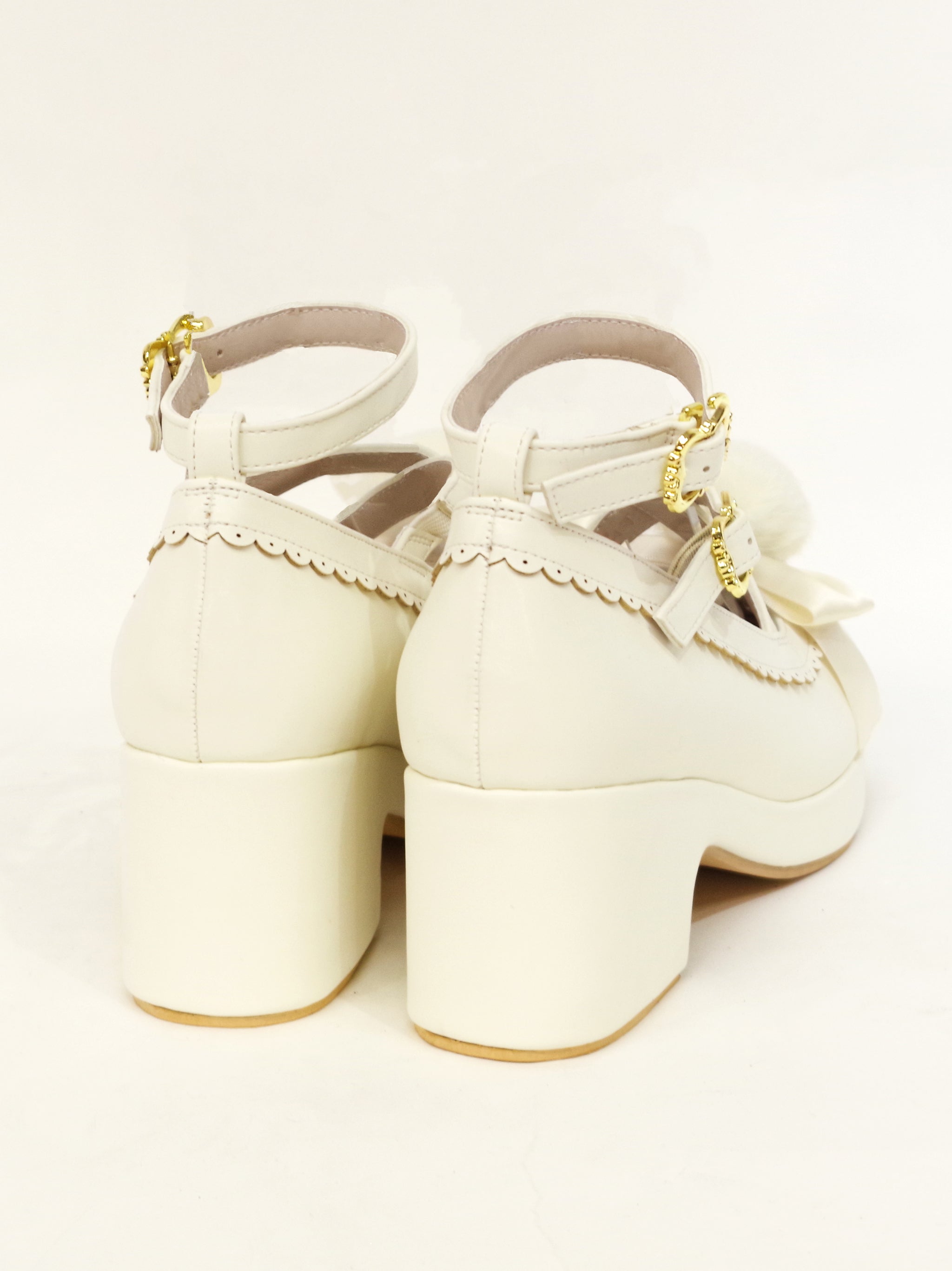 ファーリボン付クロスパンプス |Amavel(アマベル)公式サイト