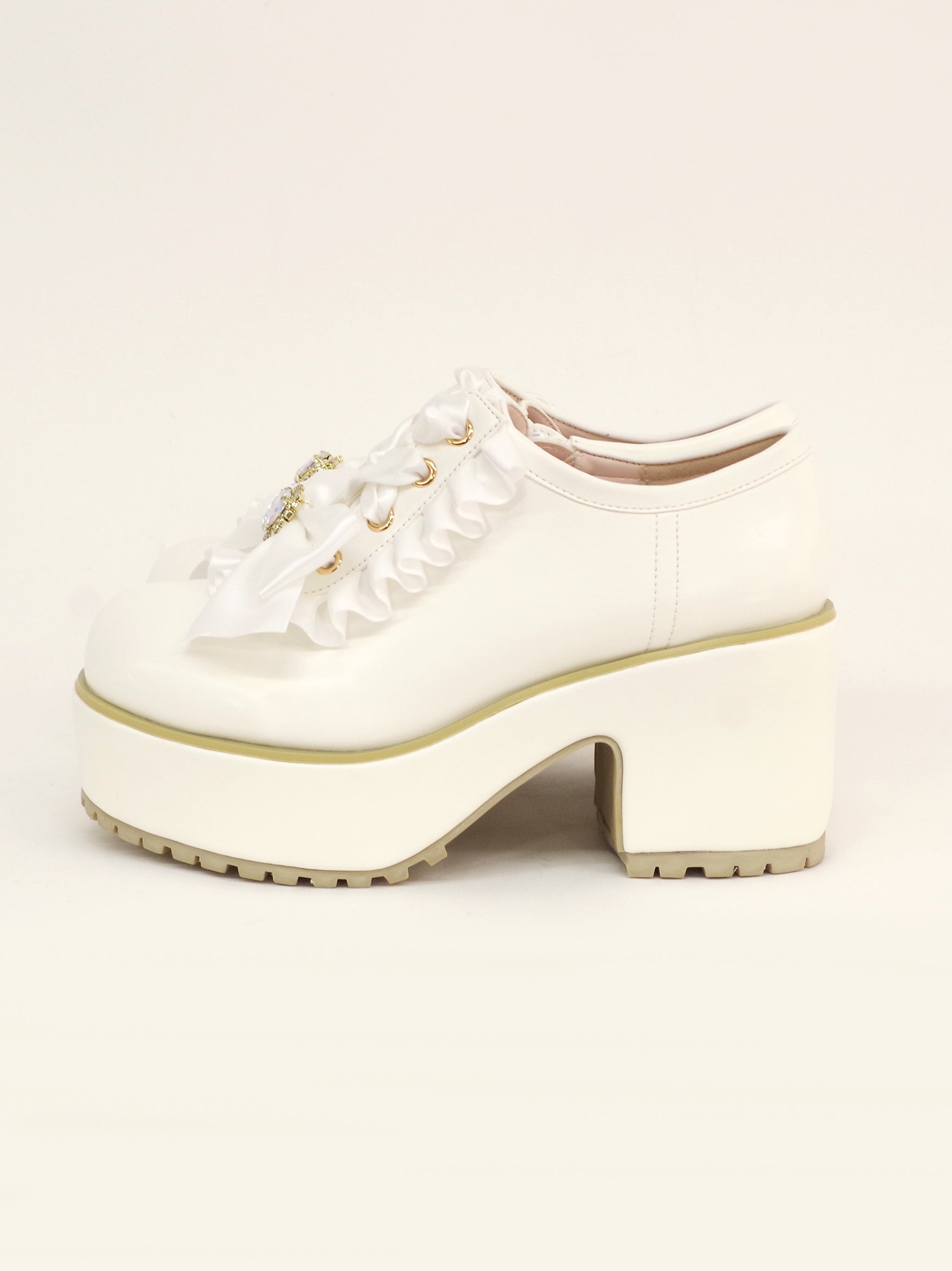 ビジューリボン付フリルシューズ |Amavel(アマベル)公式サイト