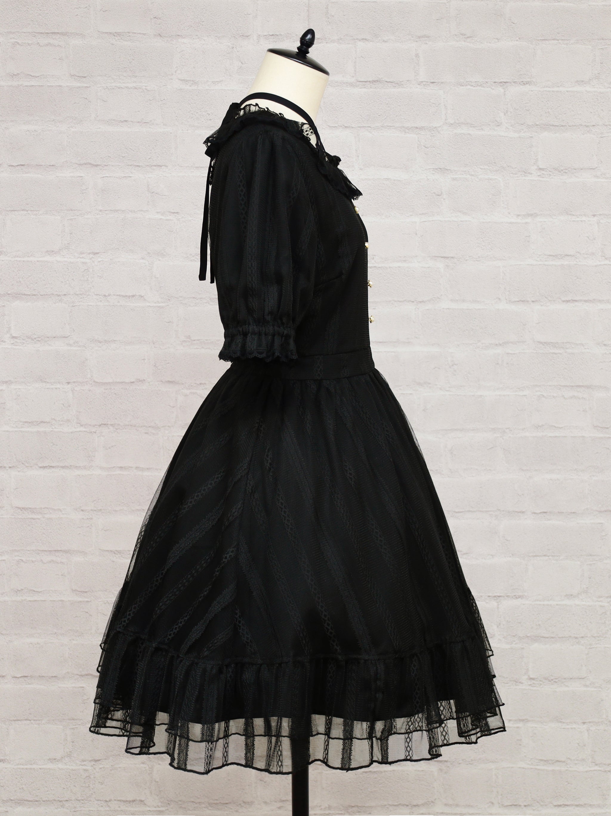 ストライプレースフリルワンピース |Amavel(アマベル)公式サイト