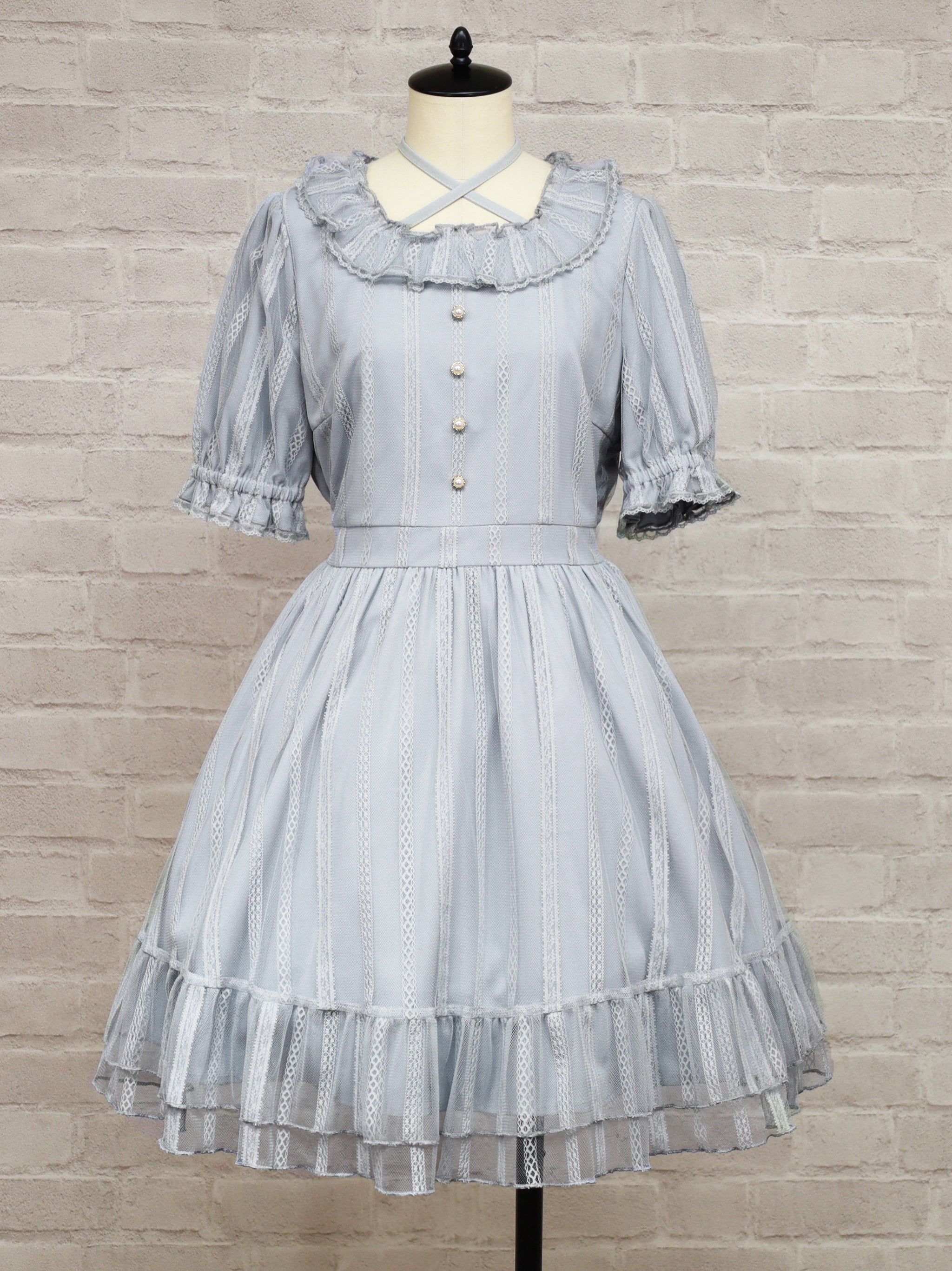 ストライプレースフリルワンピース サックス(SaxeBlue) FREE |Amavel(アマベル)公式サイト