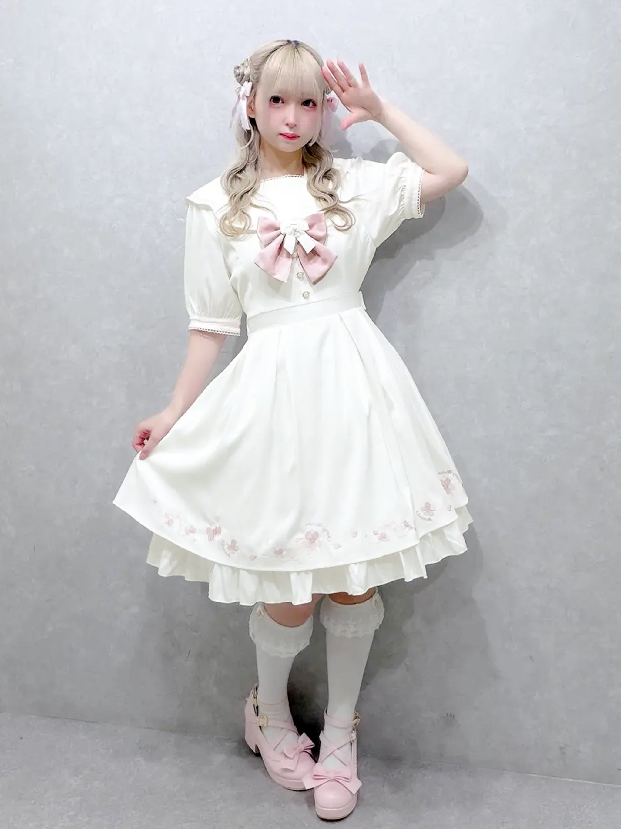 Flowing Cherry Blossom ワンピース