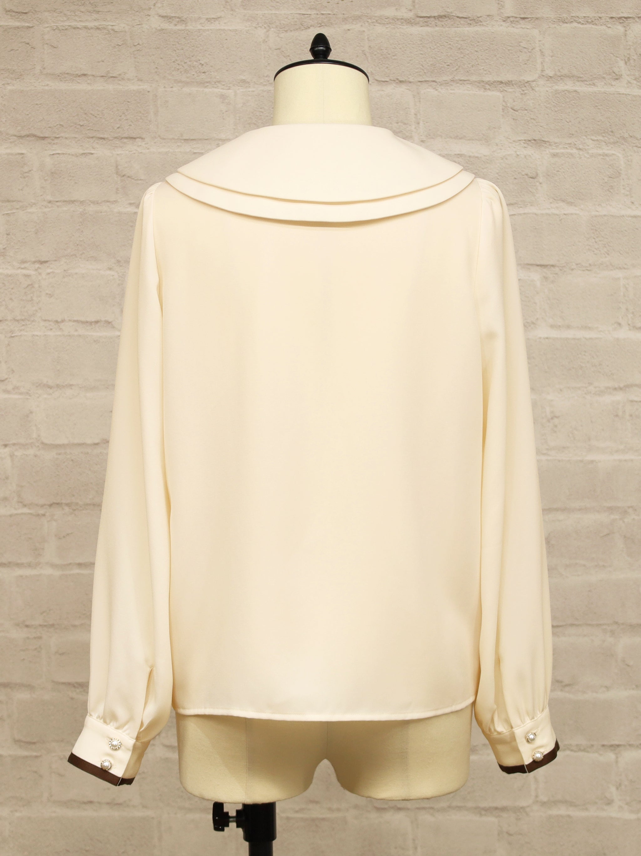 Petite Grâce ダブルカラーブラウス |Amavel(アマベル)公式サイト