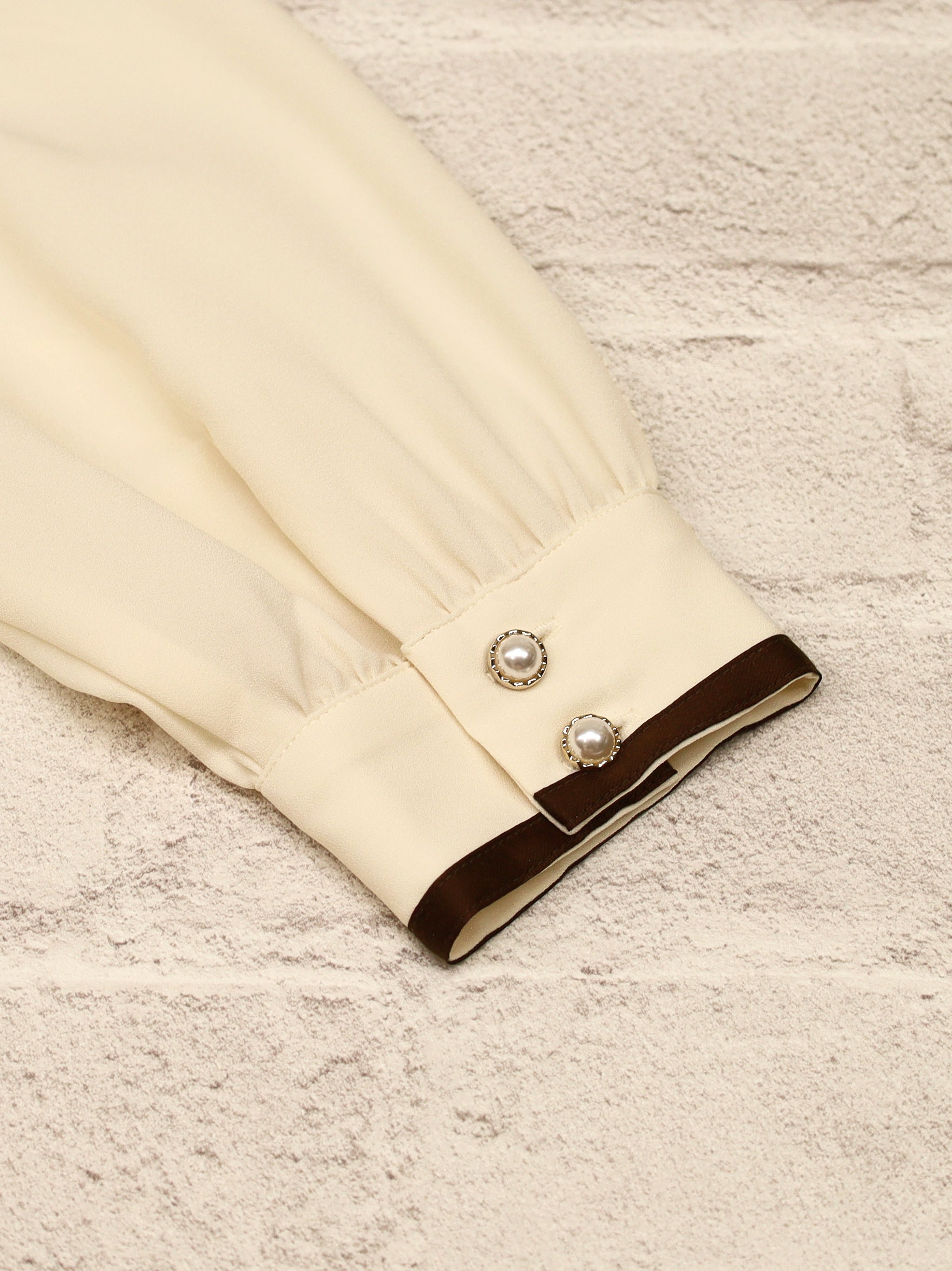 Petite Grâce ダブルカラーブラウス |Amavel(アマベル)公式サイト