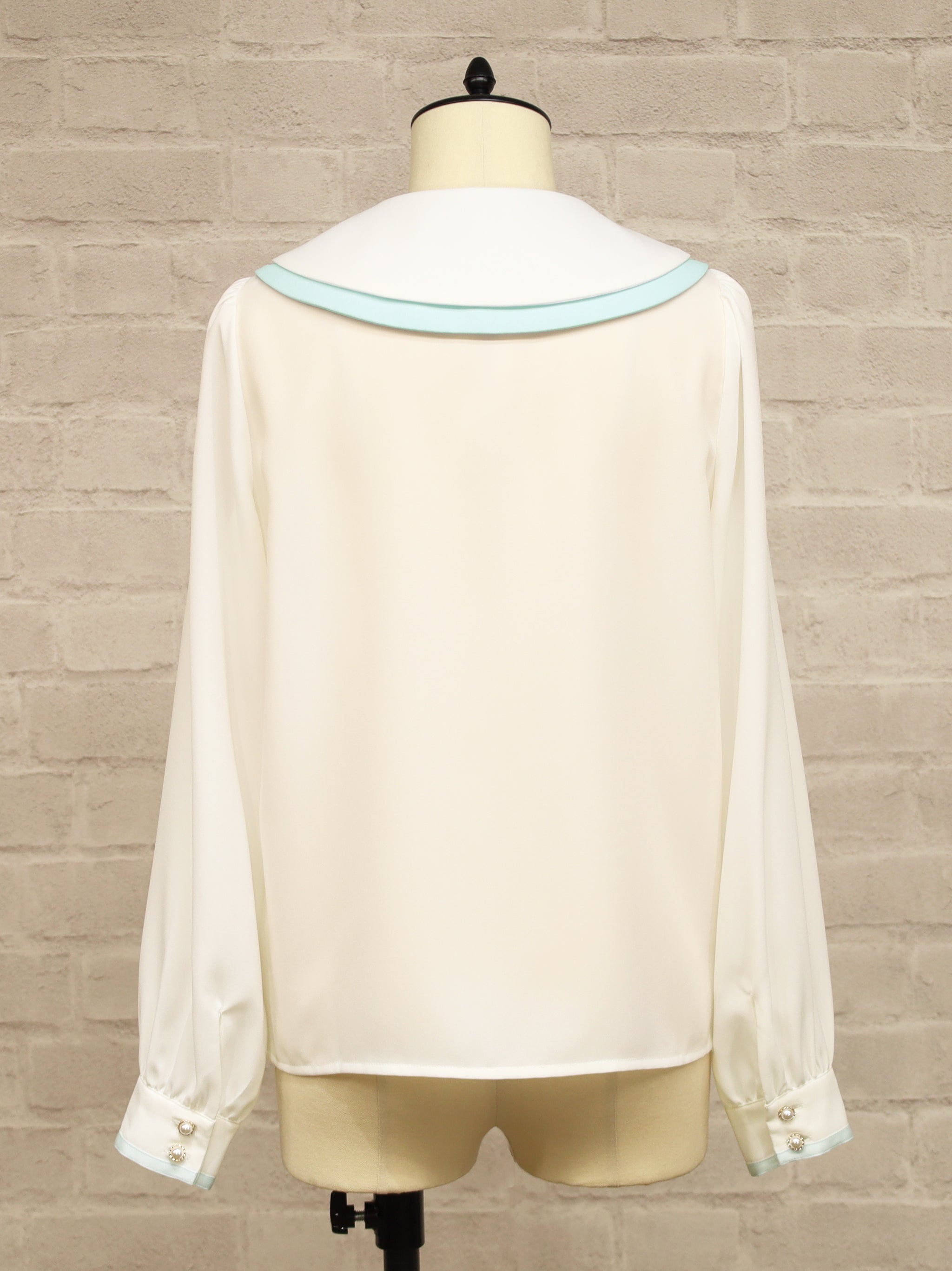 Petite Grâce ダブルカラーブラウス |Amavel(アマベル)公式サイト