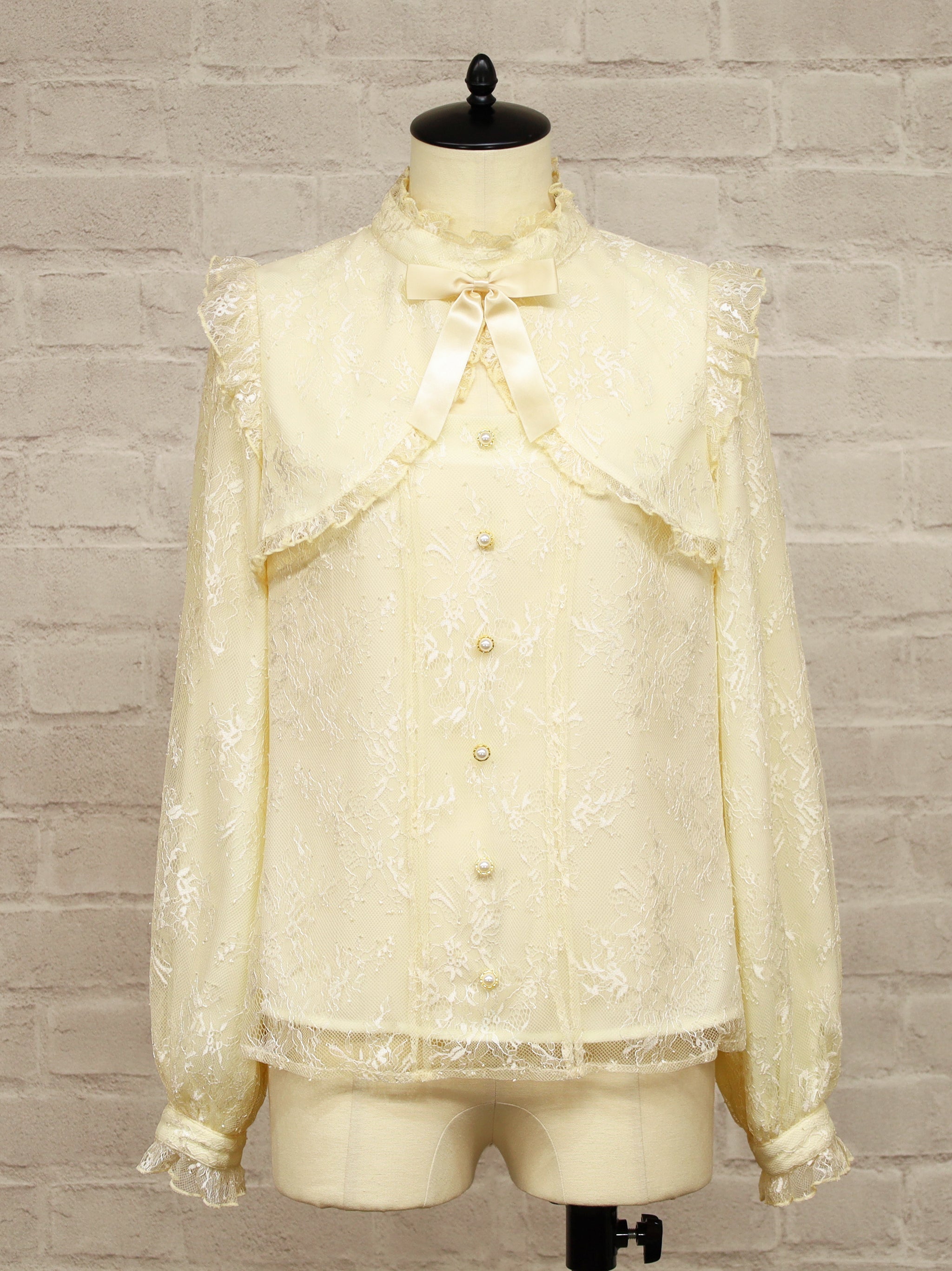 Light Blossom デコルテオープンブラウス ベージュ(Beige) FREE |Amavel(アマベル)公式サイト