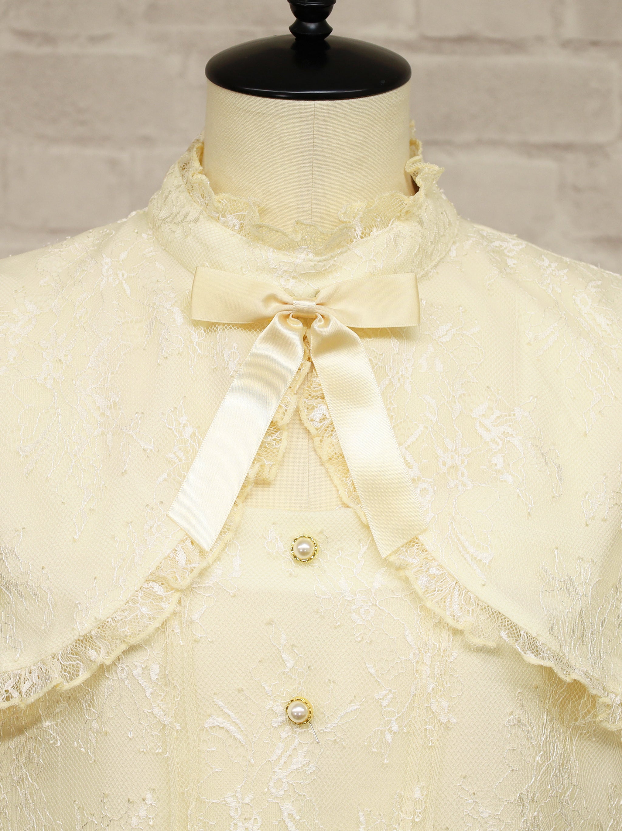 Light Blossom デコルテオープンブラウス |Amavel(アマベル)公式サイト