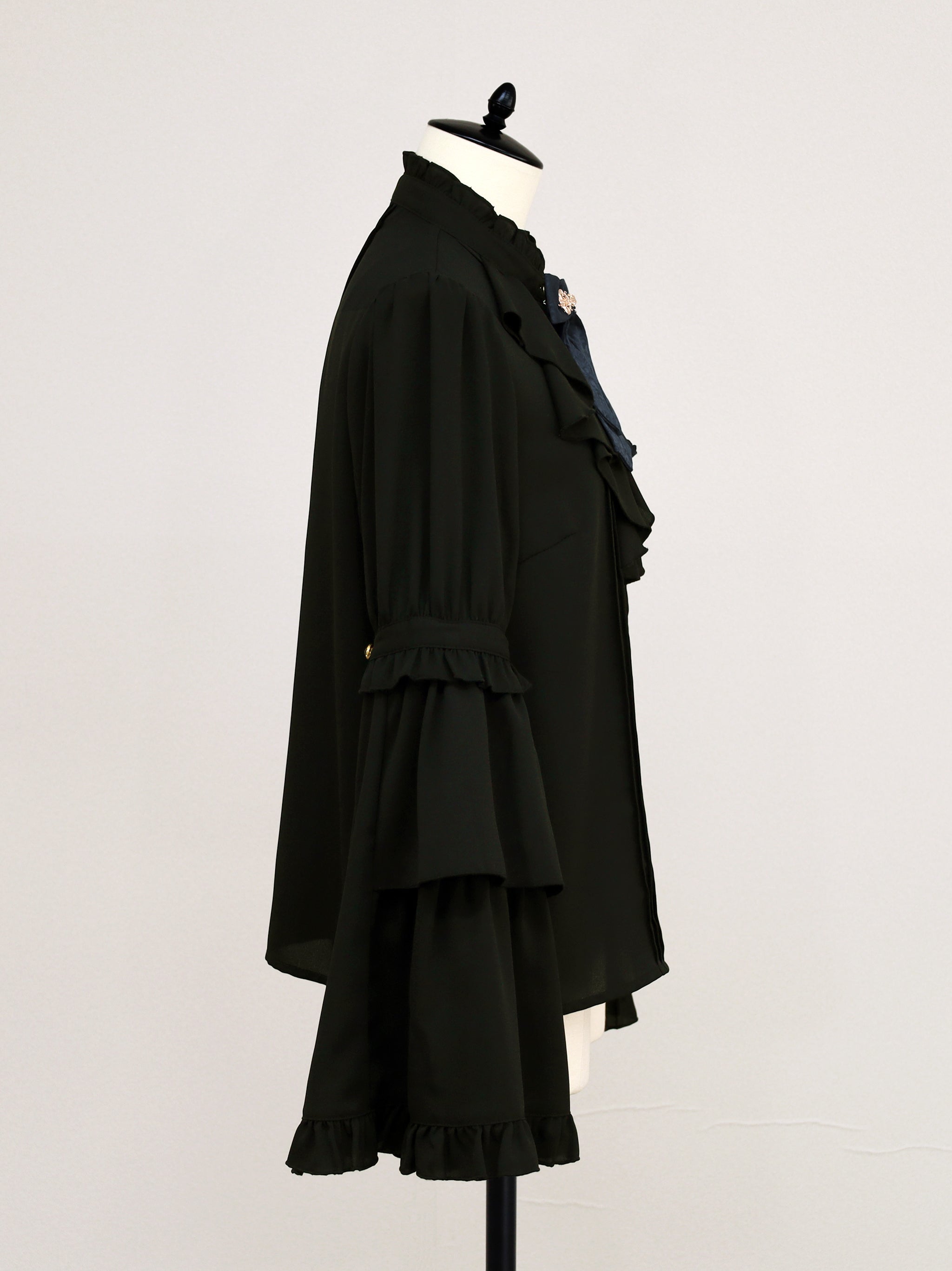 Antique Claspフリルブラウス |Amavel(アマベル)公式サイト