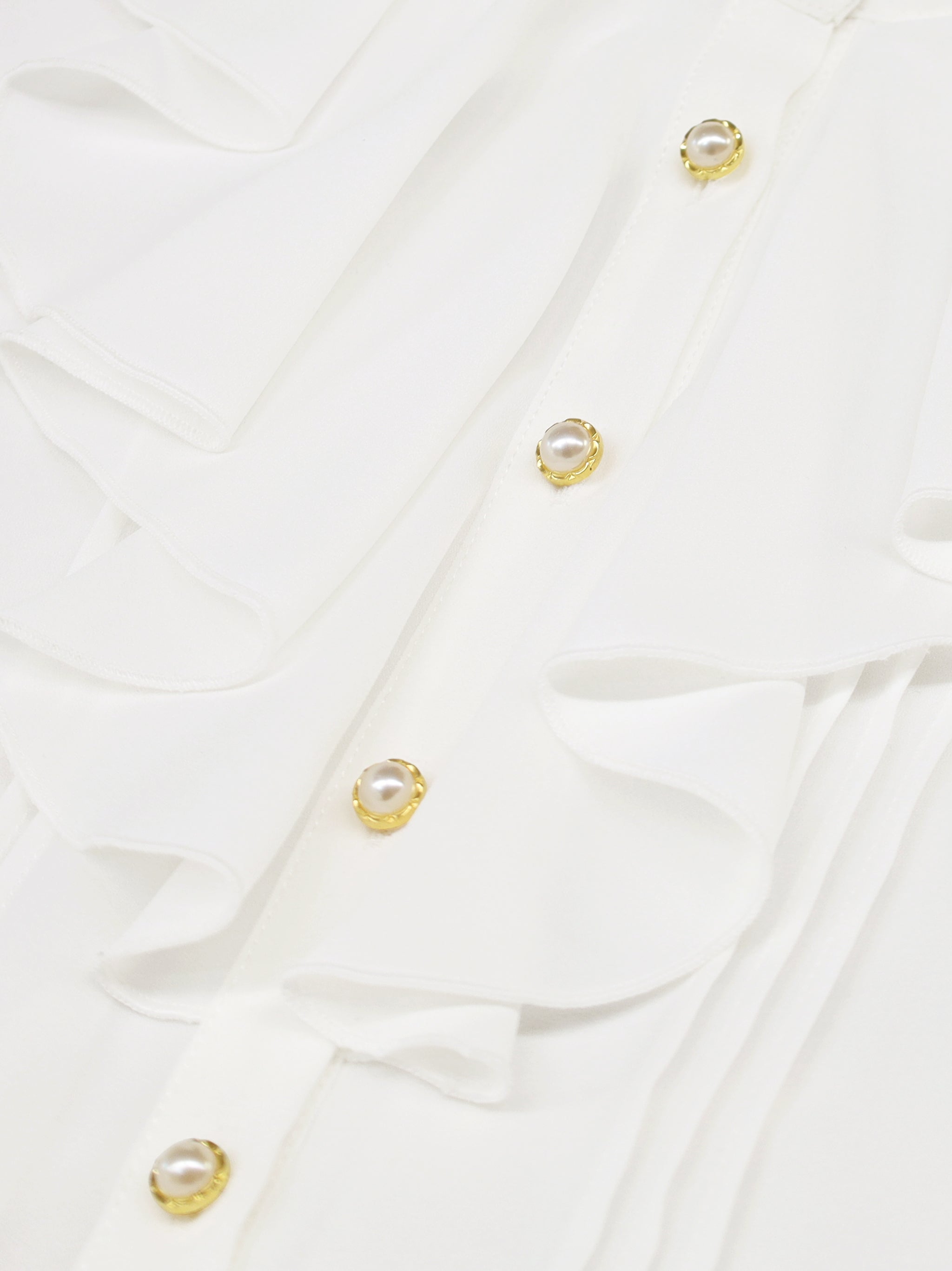 Antique Claspフリルブラウス |Amavel(アマベル)公式サイト