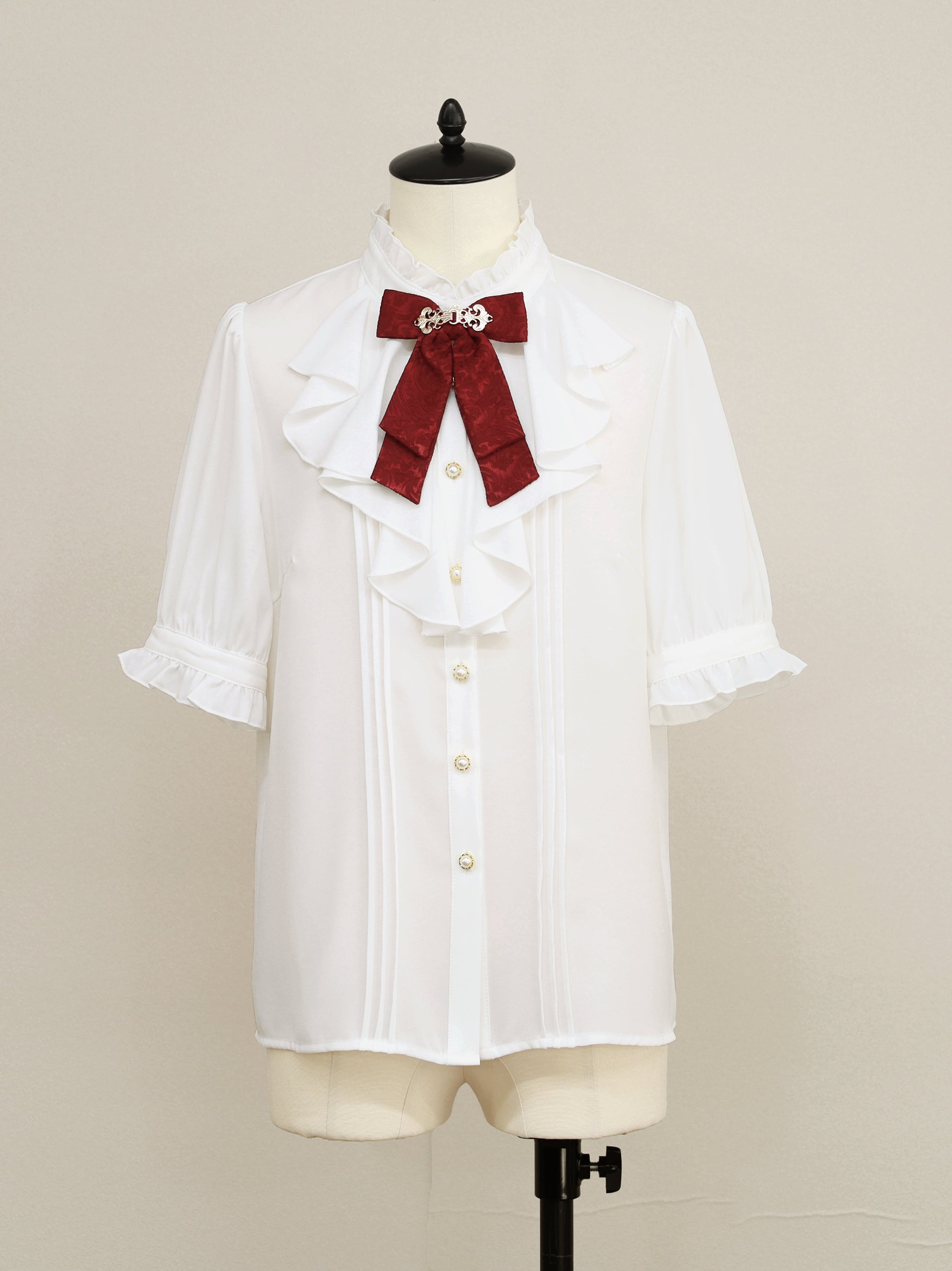 Antique Claspフリルブラウス |Amavel(アマベル)公式サイト