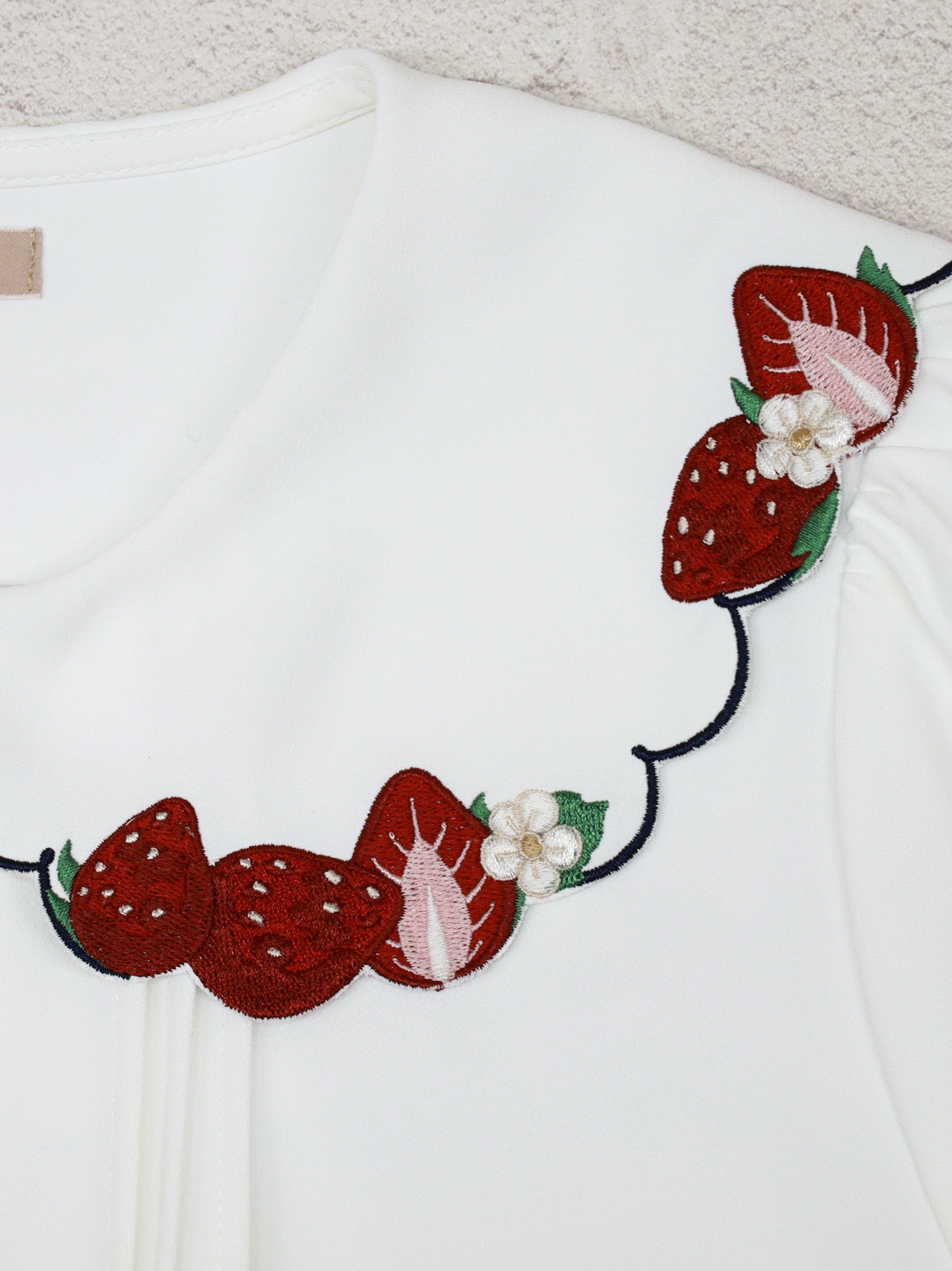 Berry Pâtisserie ブラウス |Amavel(アマベル)公式サイト