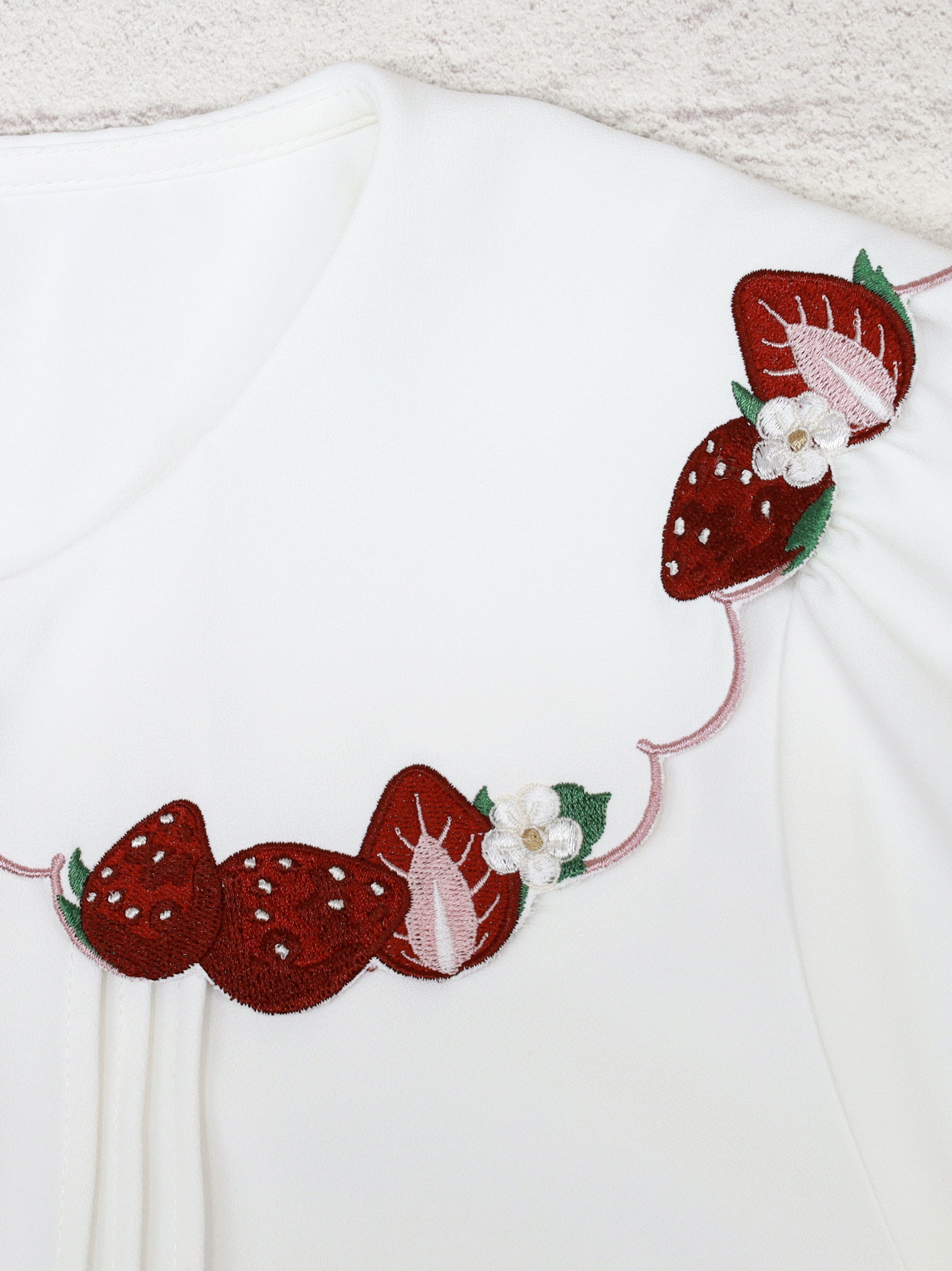 Berry Pâtisserie ブラウス |Amavel(アマベル)公式サイト