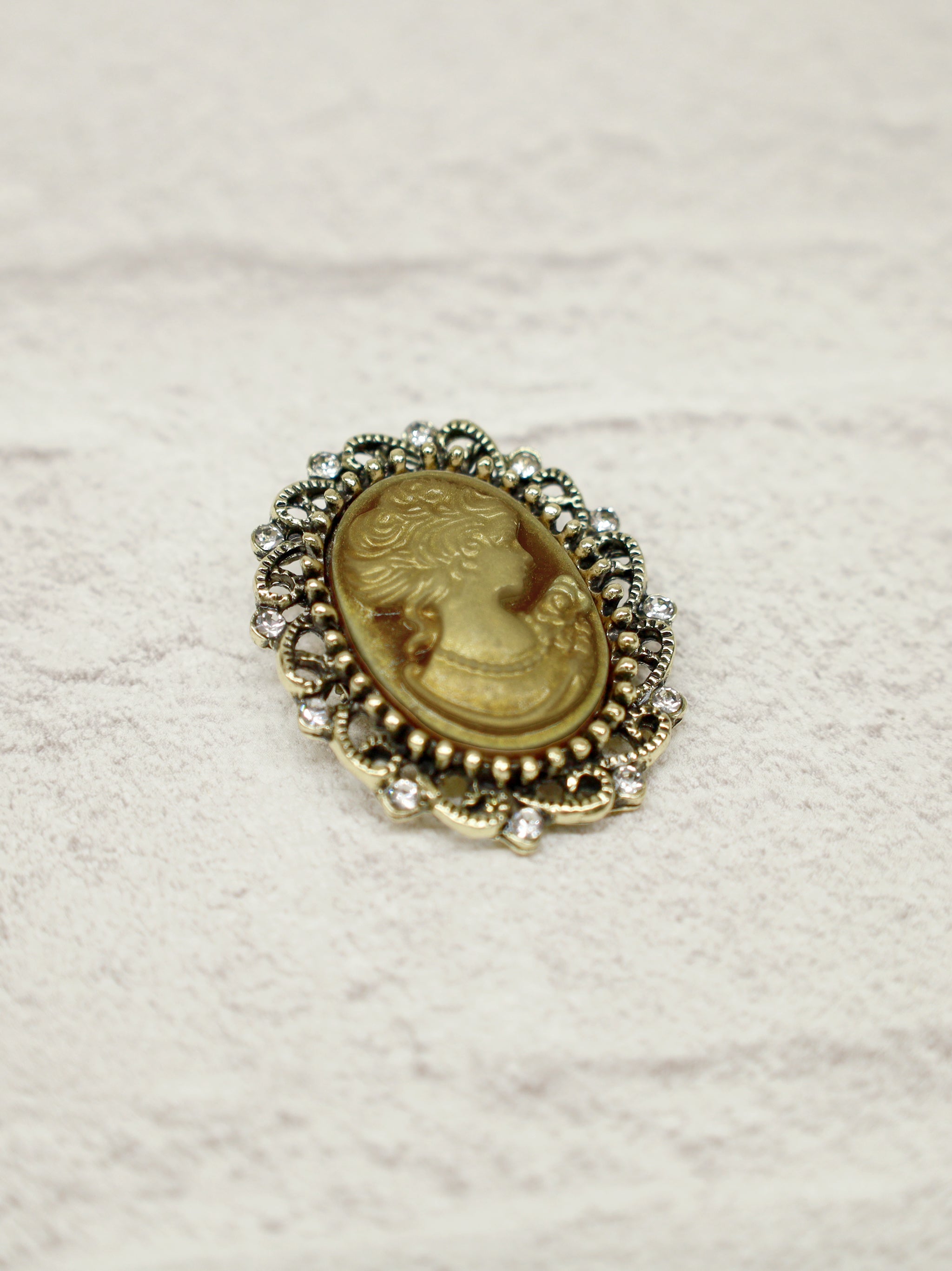 Classical Doll カメオリボンブラウス |Amavel(アマベル)公式サイト