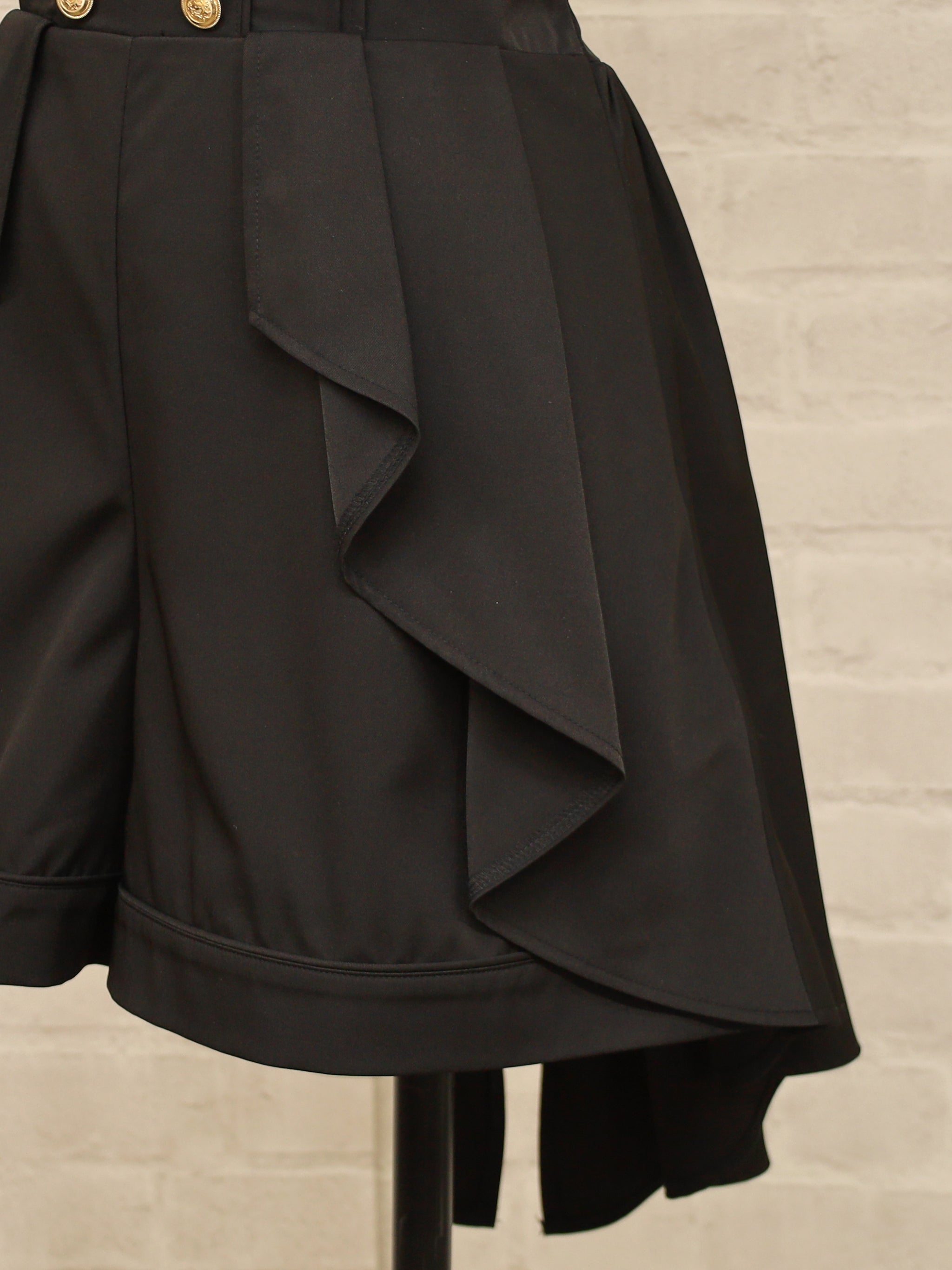 Stately Emblem ショートパンツ |Amavel(アマベル)公式サイト