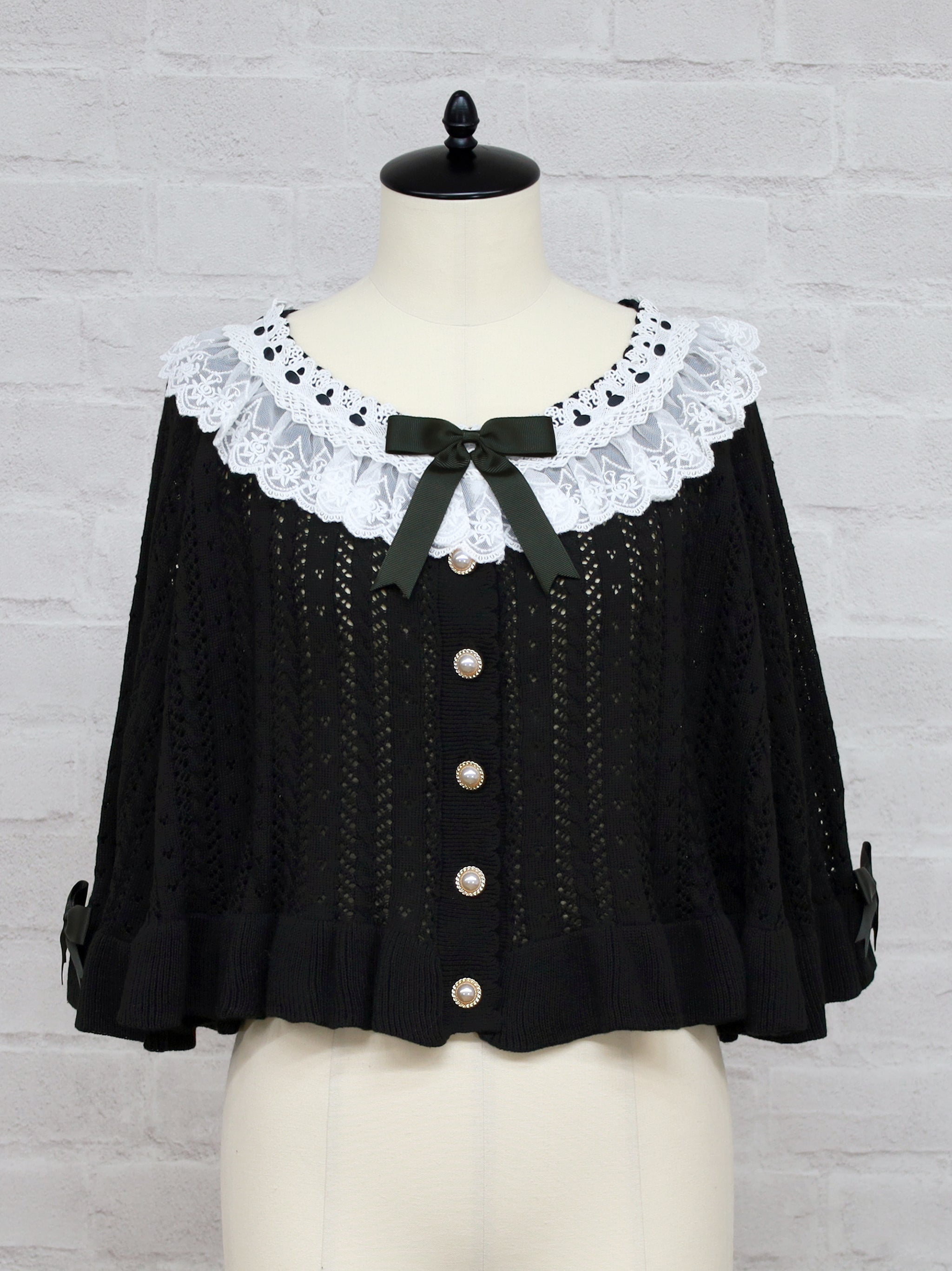 ロマンティックレースすかし編みショート丈ニットポンチョ ブラック(Black) FREE |Amavel(アマベル)公式サイト