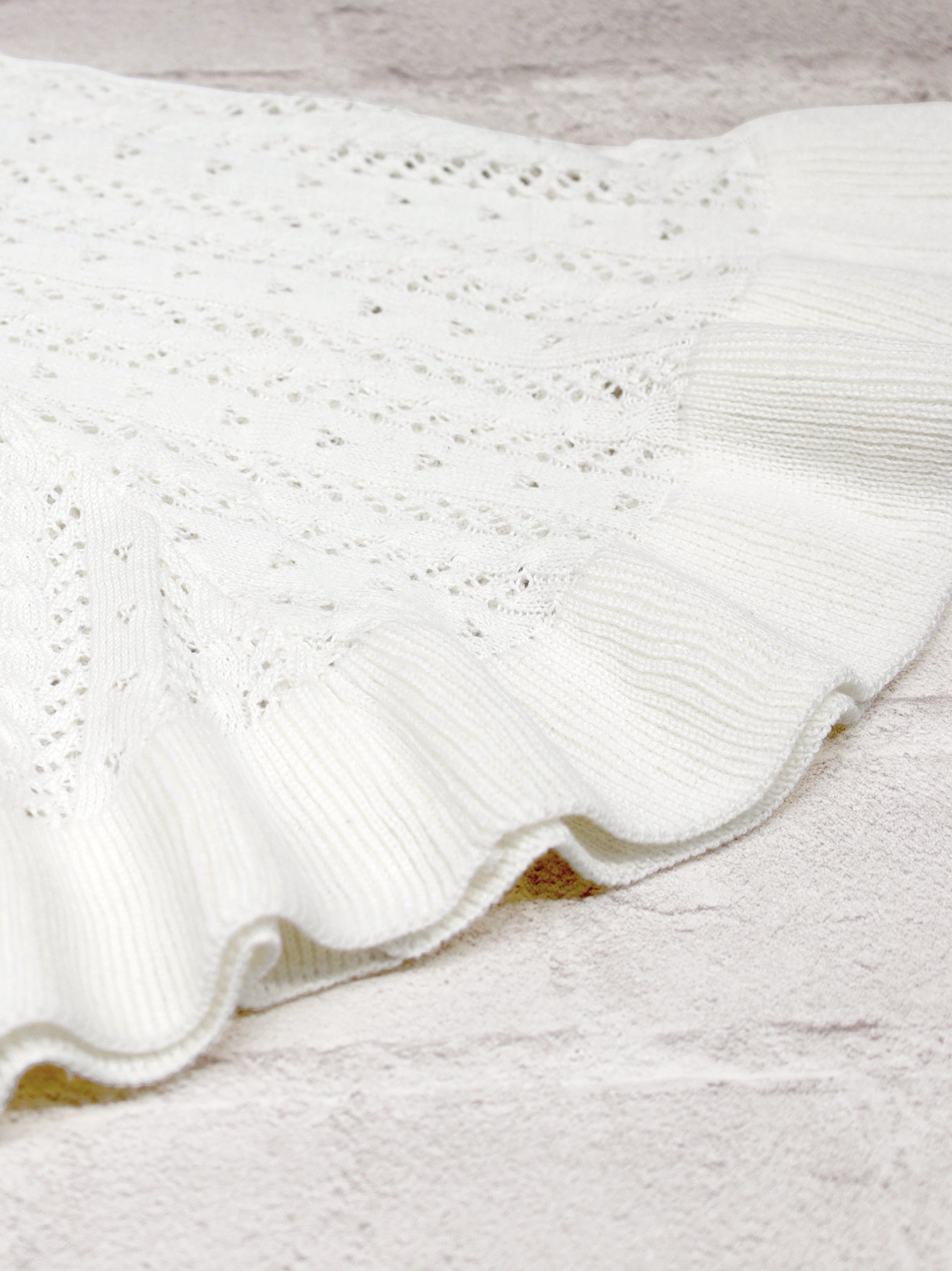 ロマンティックレースすかし編みショート丈ニットポンチョ |Amavel(アマベル)公式サイト