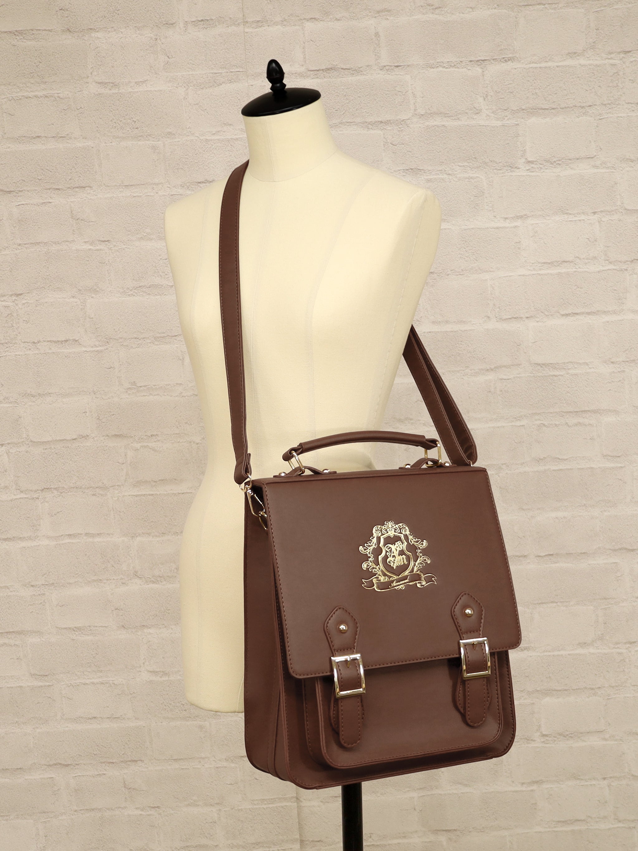 エンブレム入り縦型サッチェルバッグ |Amavel(アマベル)公式サイト