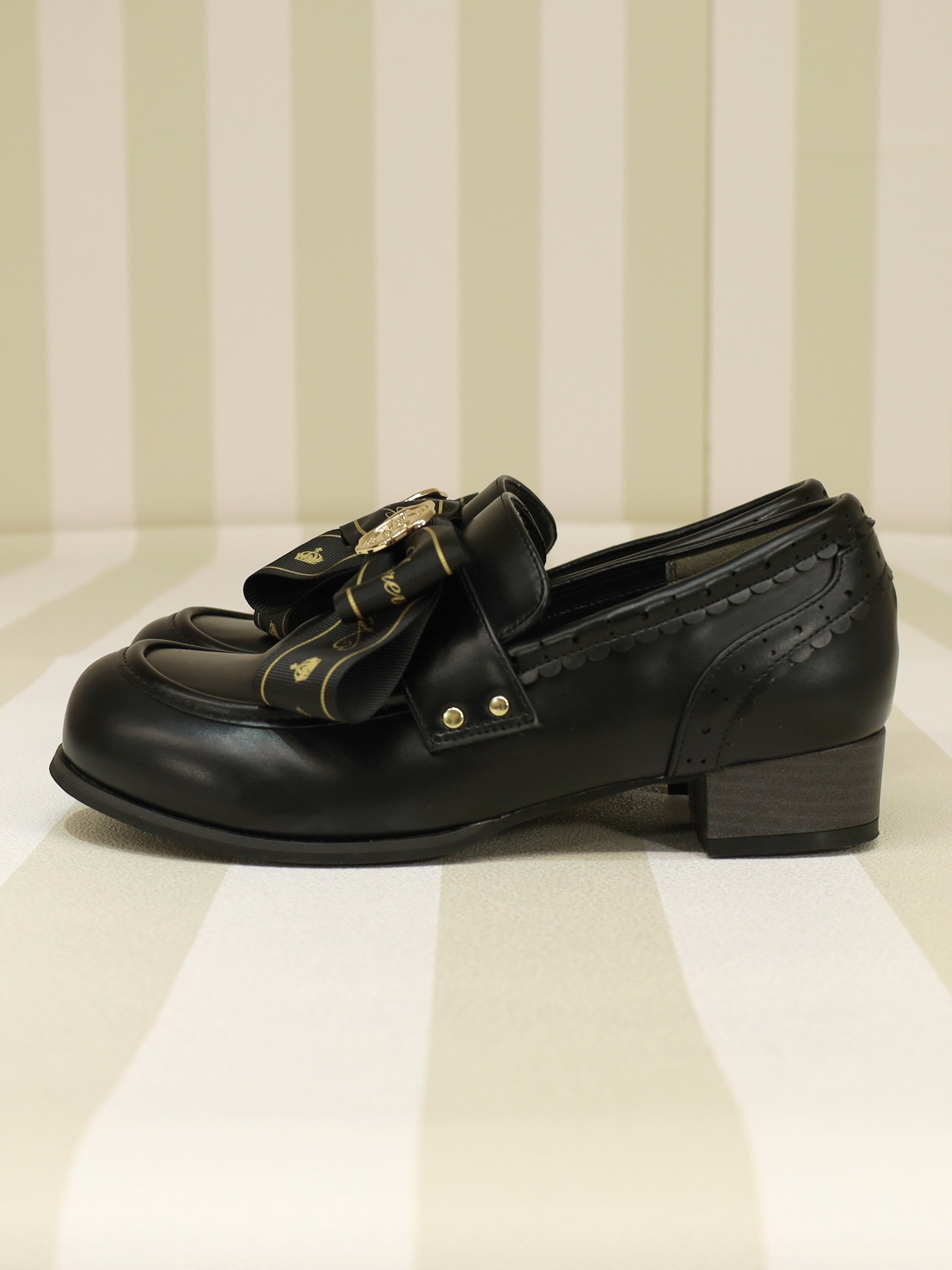 シーリングチャーム付ローヒールローファー |Amavel(アマベル)公式サイト