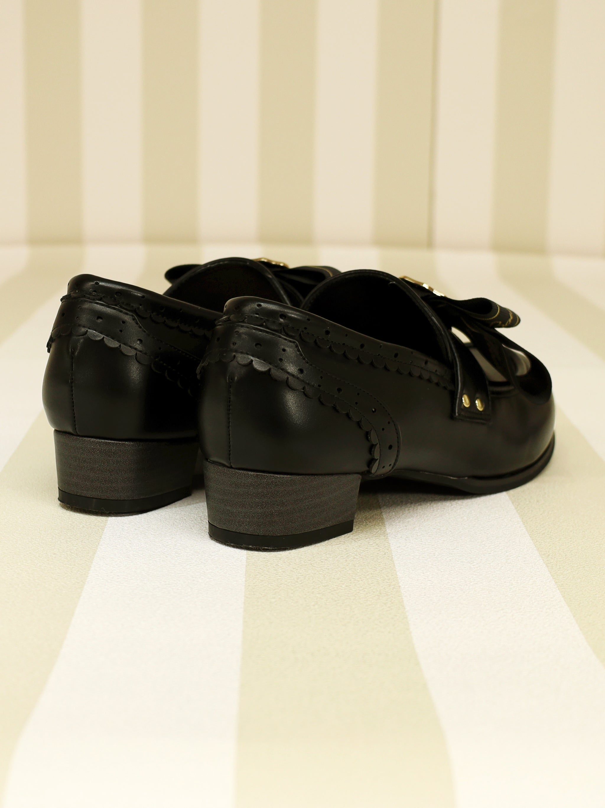 シーリングチャーム付ローヒールローファー |Amavel(アマベル)公式サイト