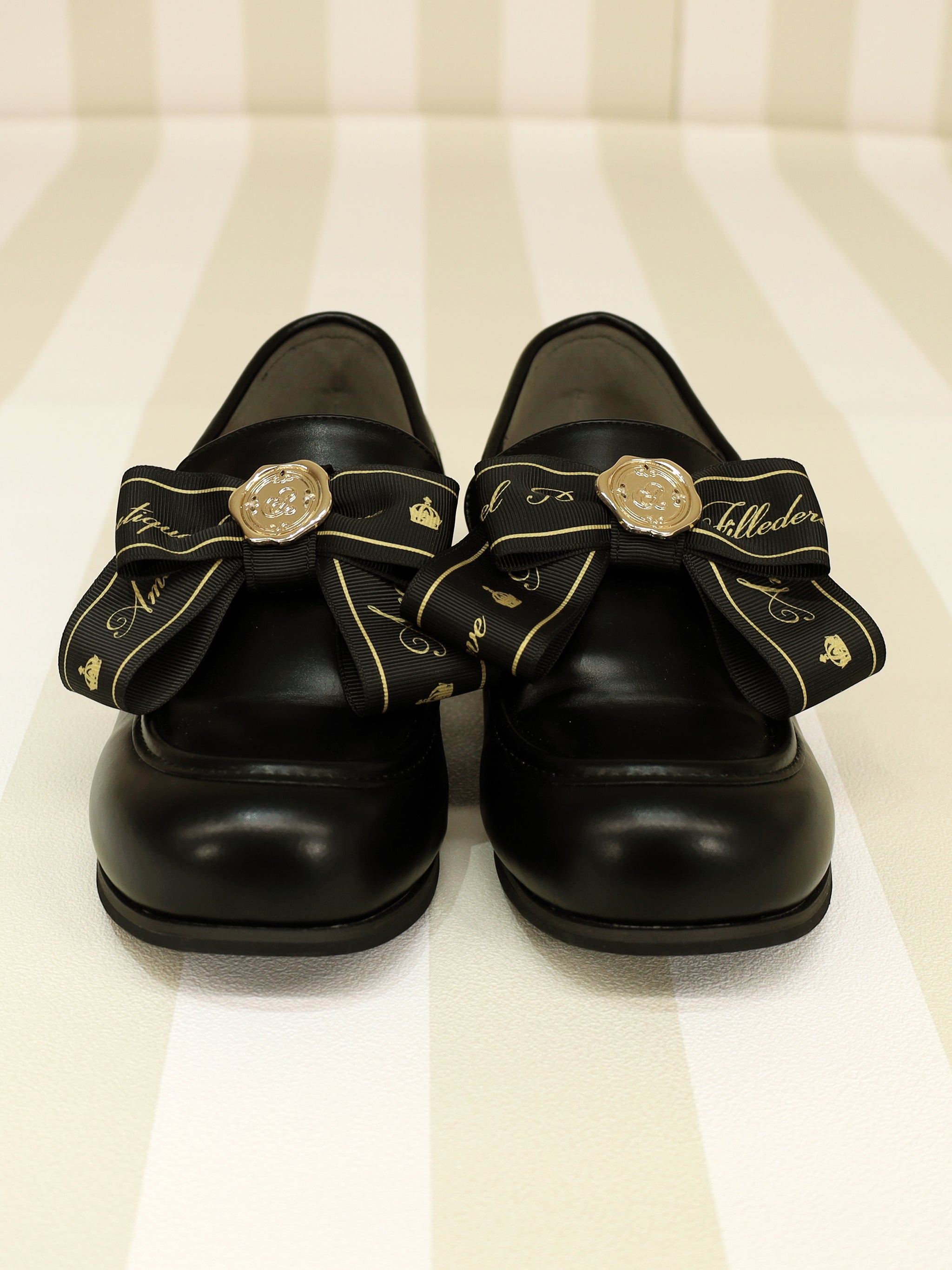 シーリングチャーム付ローヒールローファー |Amavel(アマベル)公式サイト