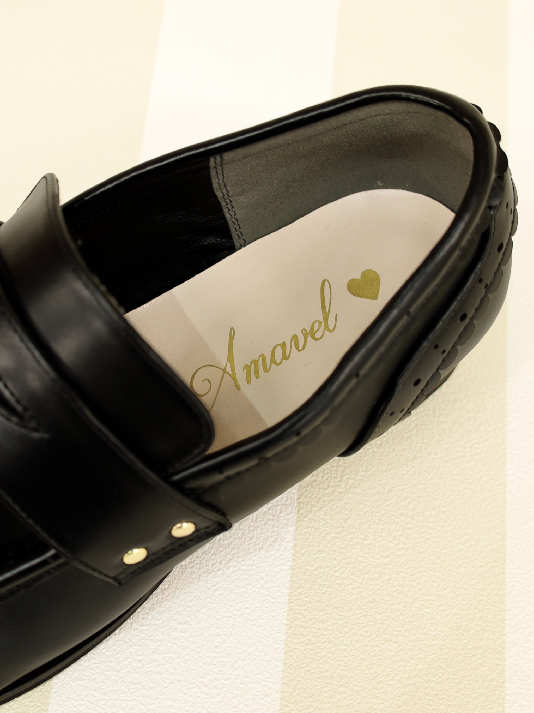 シーリングチャーム付ローヒールローファー |Amavel(アマベル)公式サイト