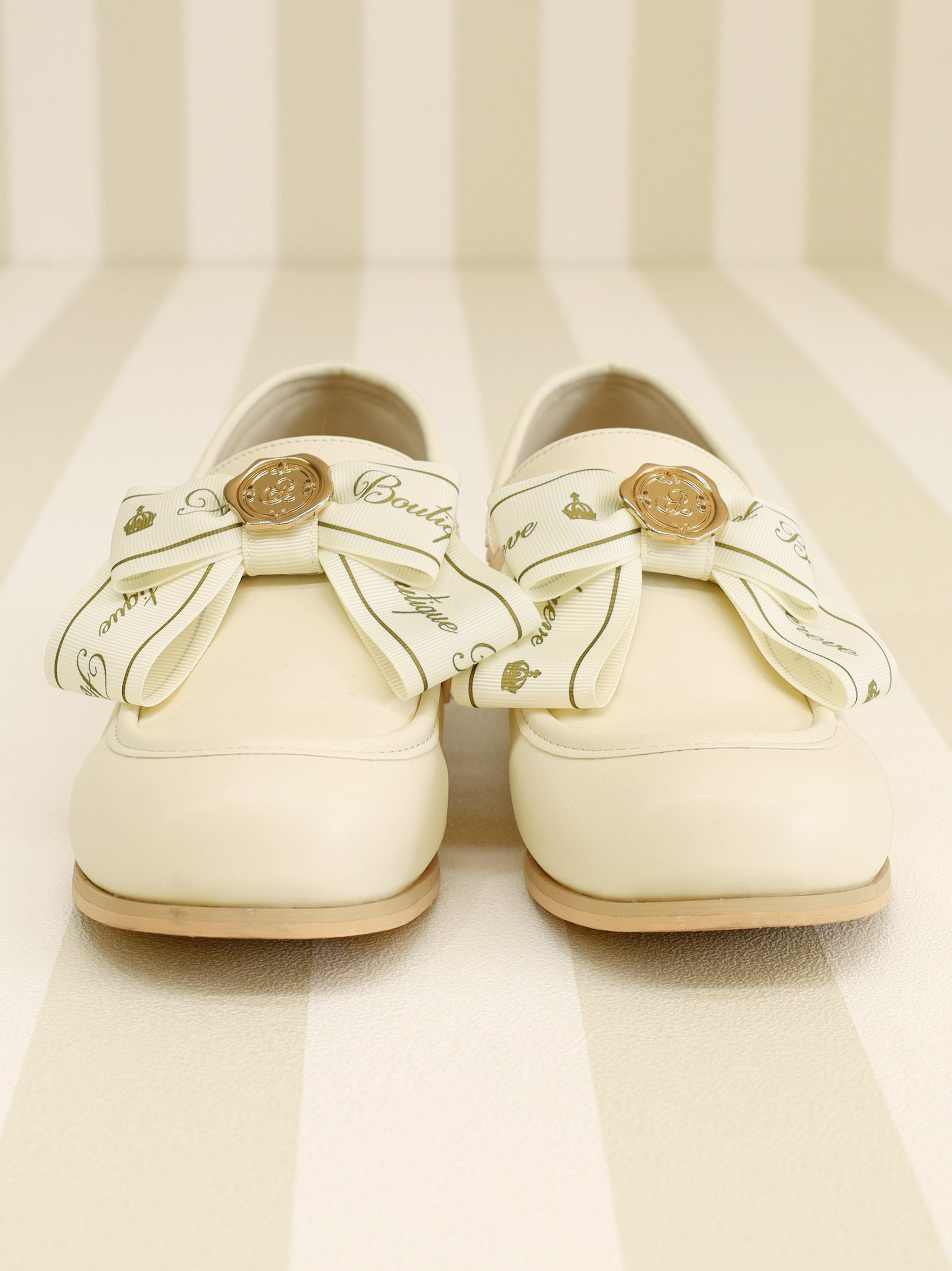 シーリングチャーム付ローヒールローファー |Amavel(アマベル)公式サイト