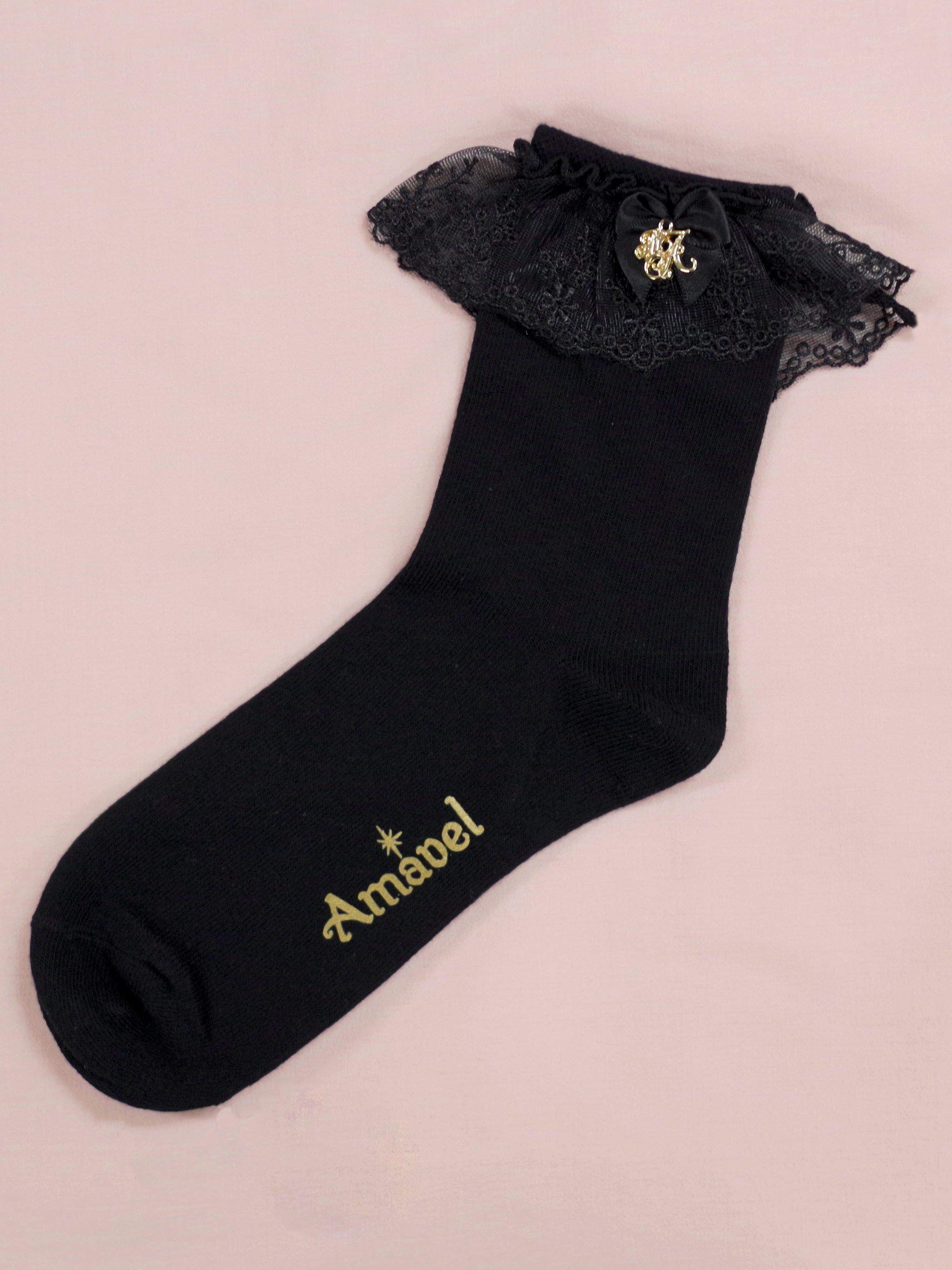 モノグラムチャーム付レースクルーソックス ブラック（Black） FREE ｜Amavel（アマベル）公式サイト