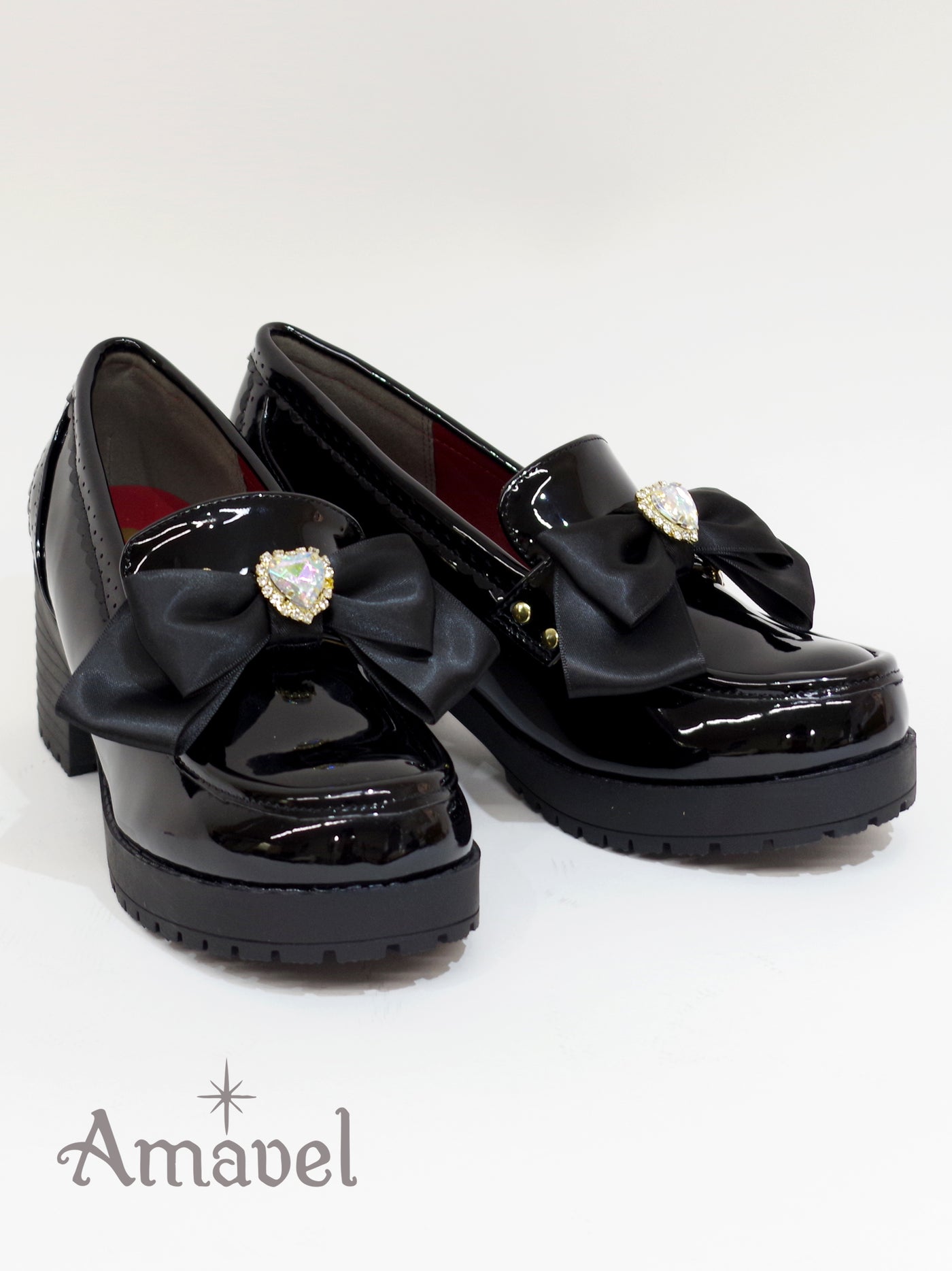 Loafer pumps with beaded ribbon