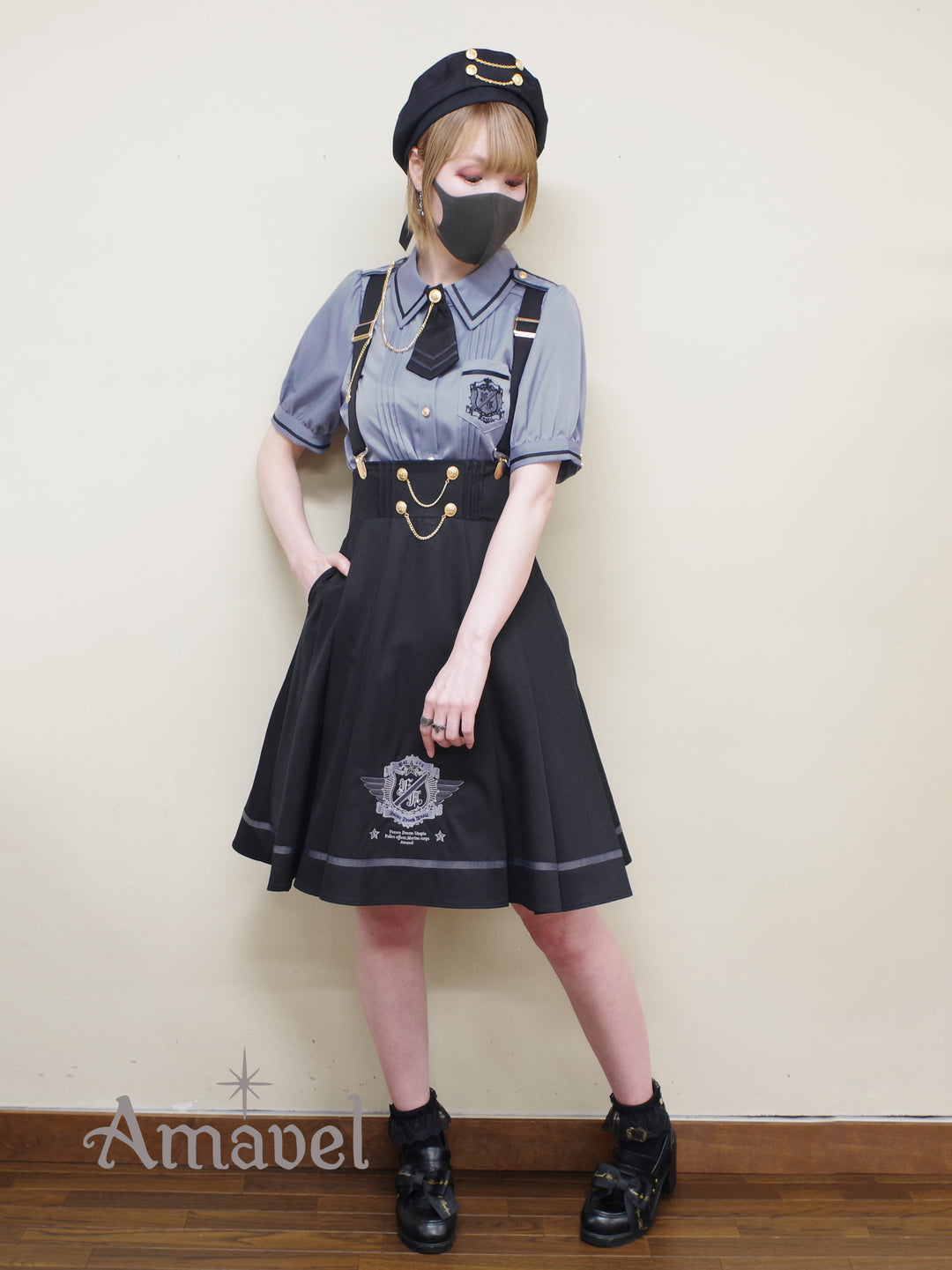 Amavel Sergeant Emblem サイドプリーツスカート ブラック