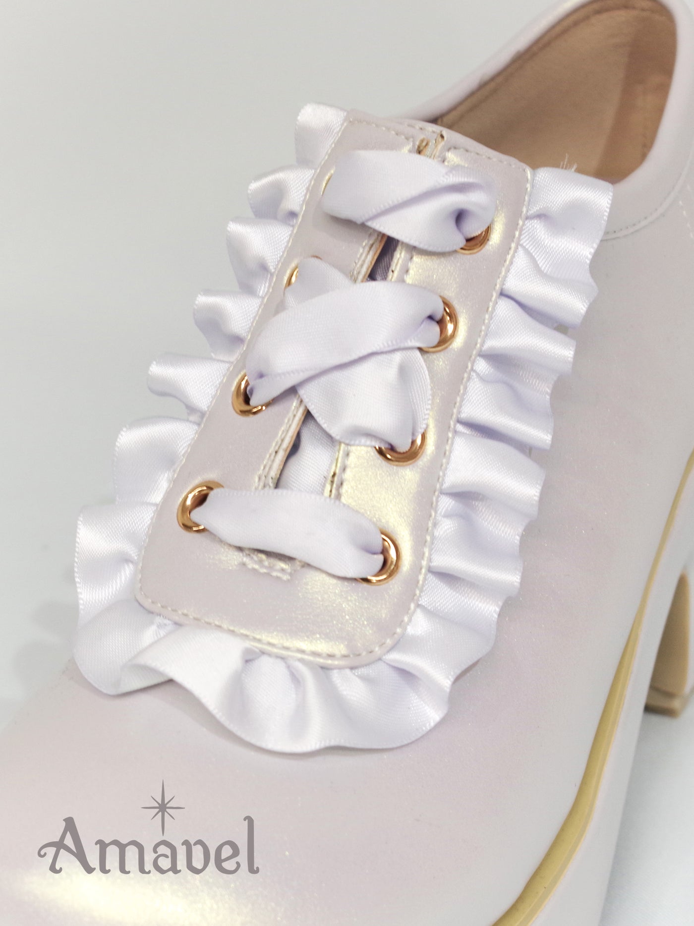 Frilled shoes with bijou ribbon