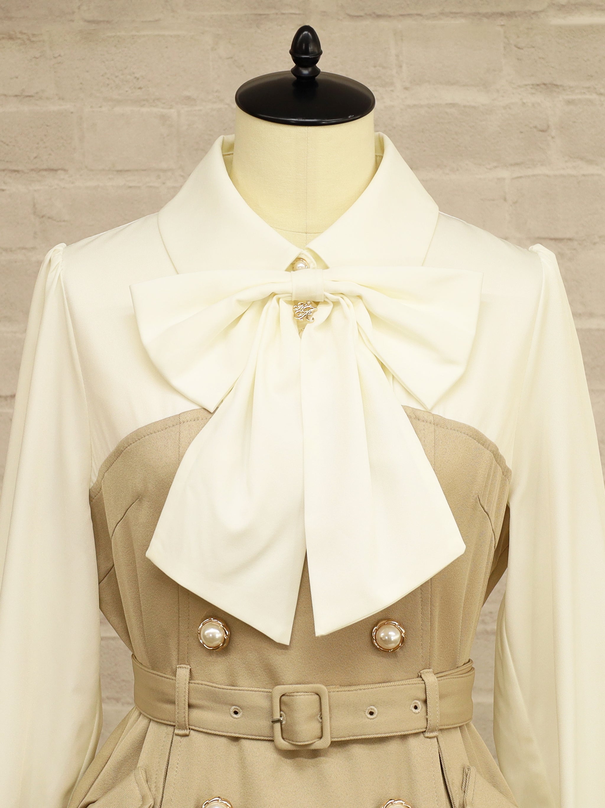 ベルト付きレイヤードトレンチワンピース ｜Amavel（アマベル）公式サイト