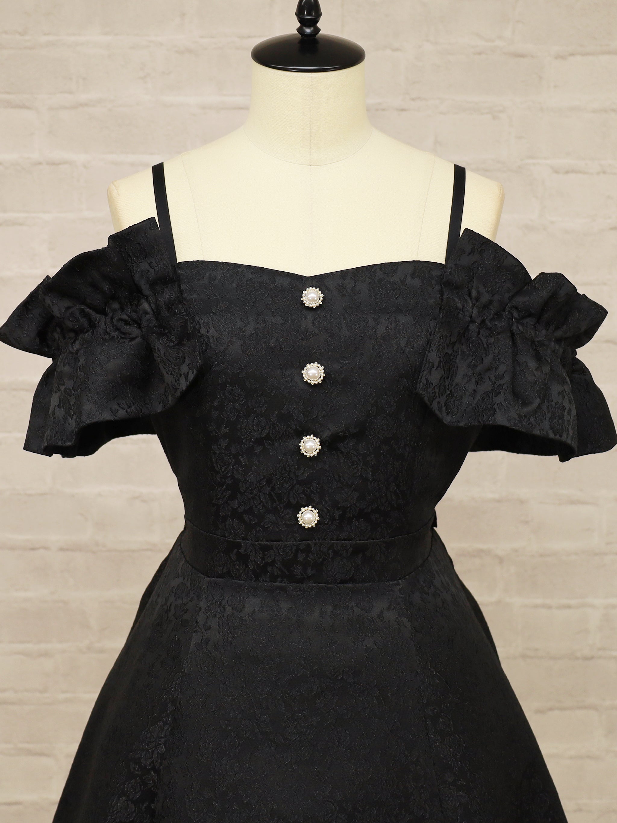 【メンバーズセール対象】フリル袖ジャガードキャミワンピース ｜Amavel（アマベル）公式サイト