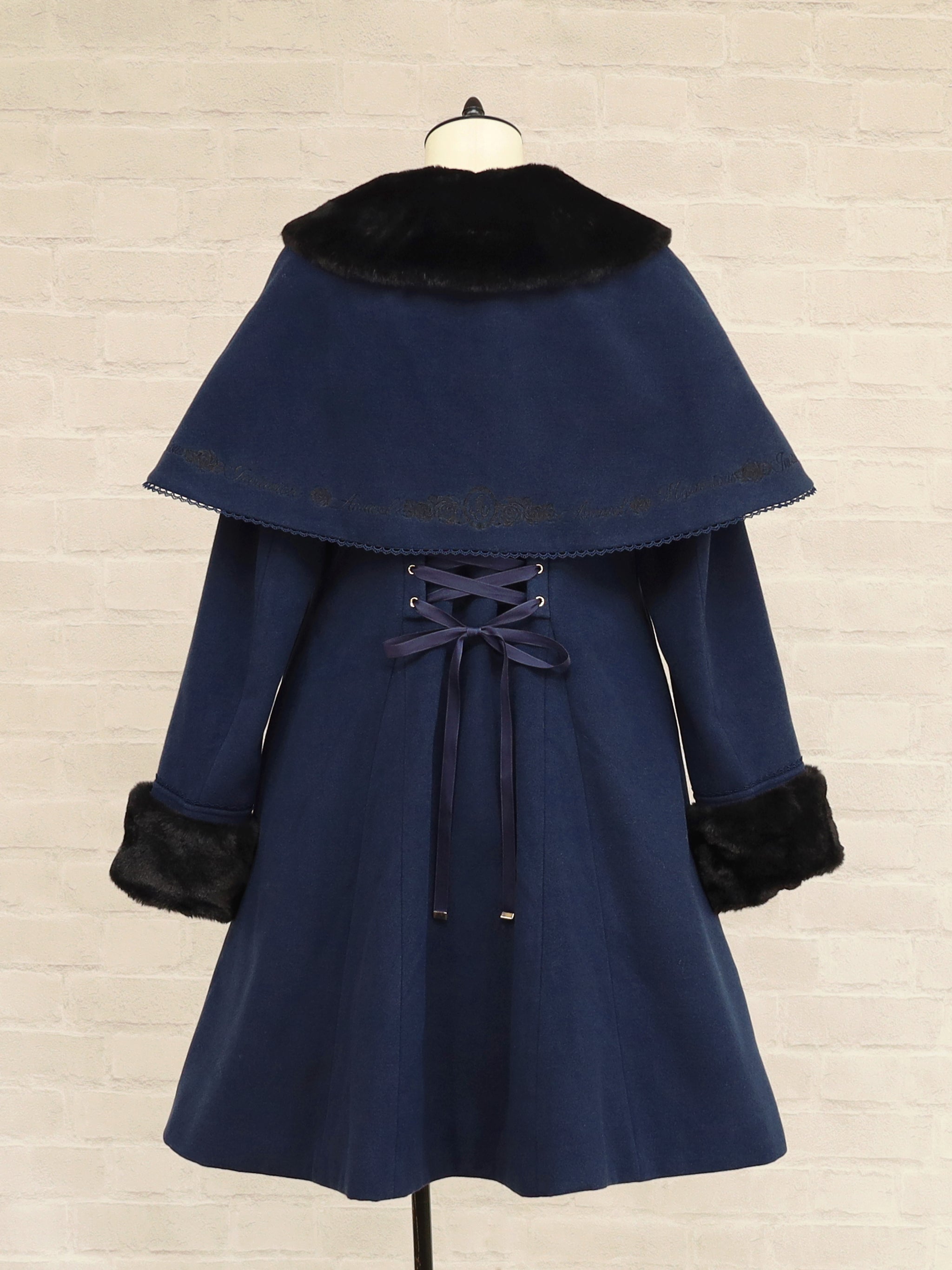 Rosette Doll ケープ付ロングコート ｜Amavel（アマベル）公式サイト