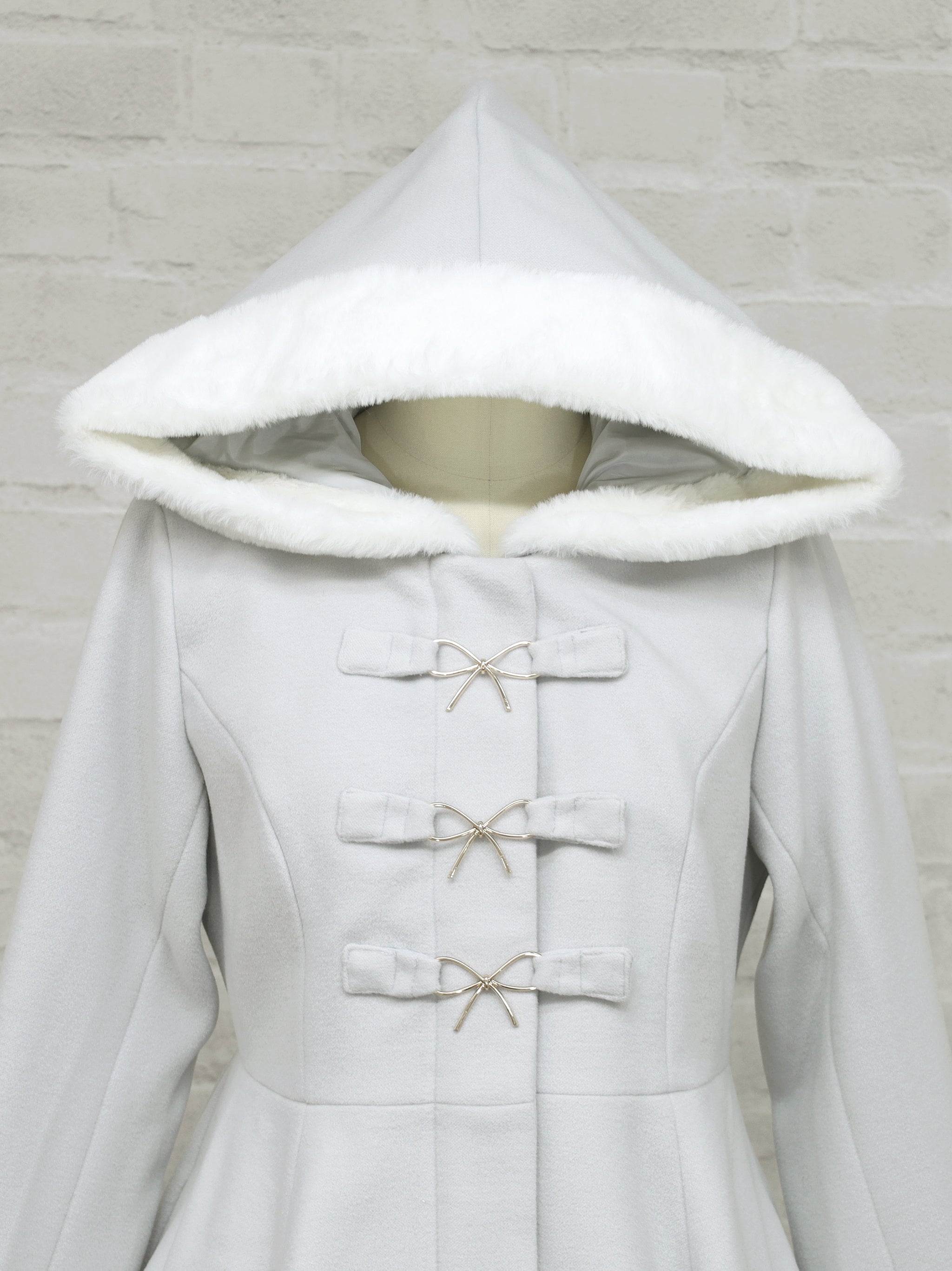 アマベル　ビットバックルフーディコート　白 アマベル ビットバックルフーディコート 白 Ribbon Bit Hoodie Flare