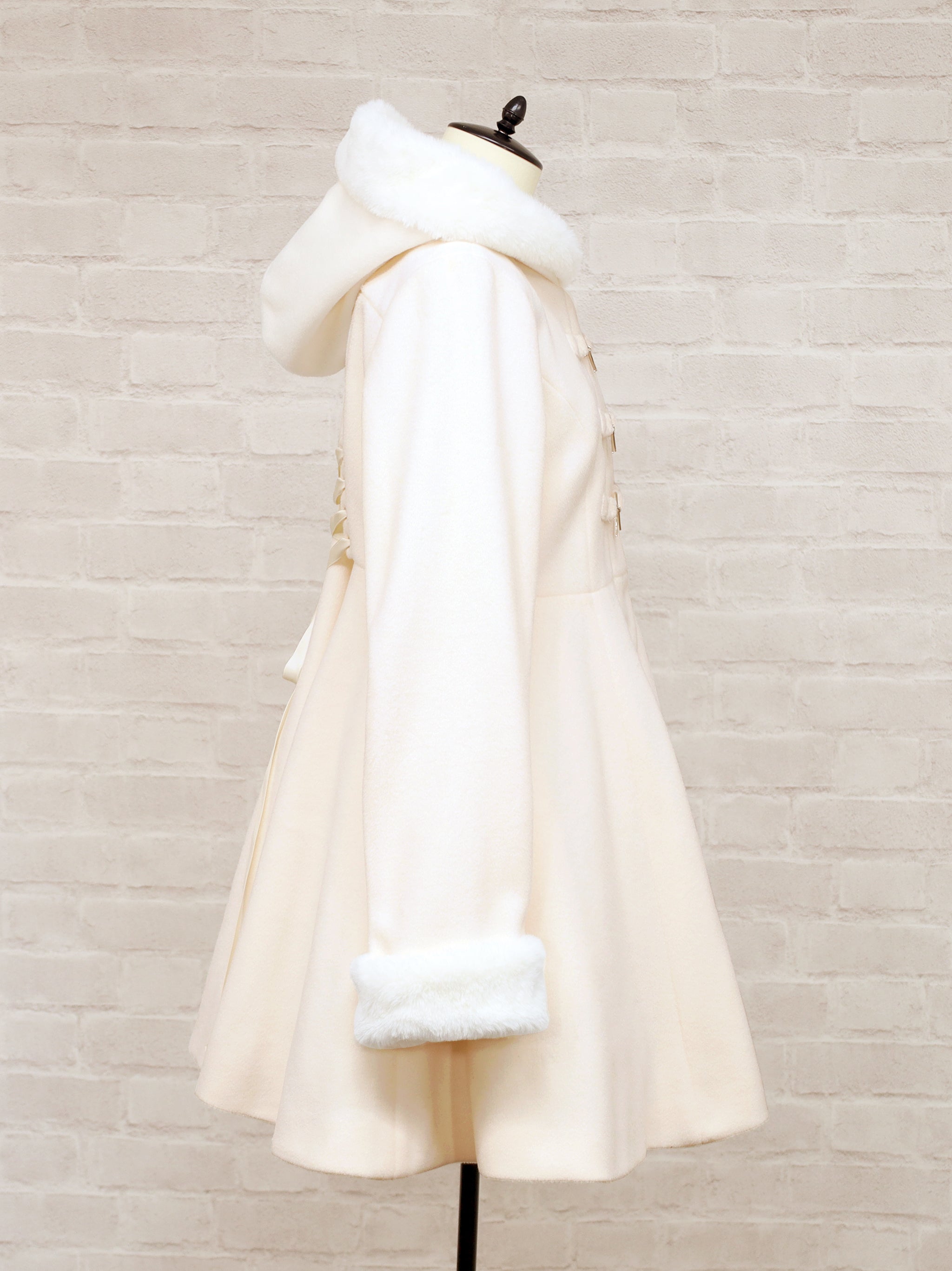 リボンビットフーディフレアコート ｜Amavel（アマベル）公式サイト