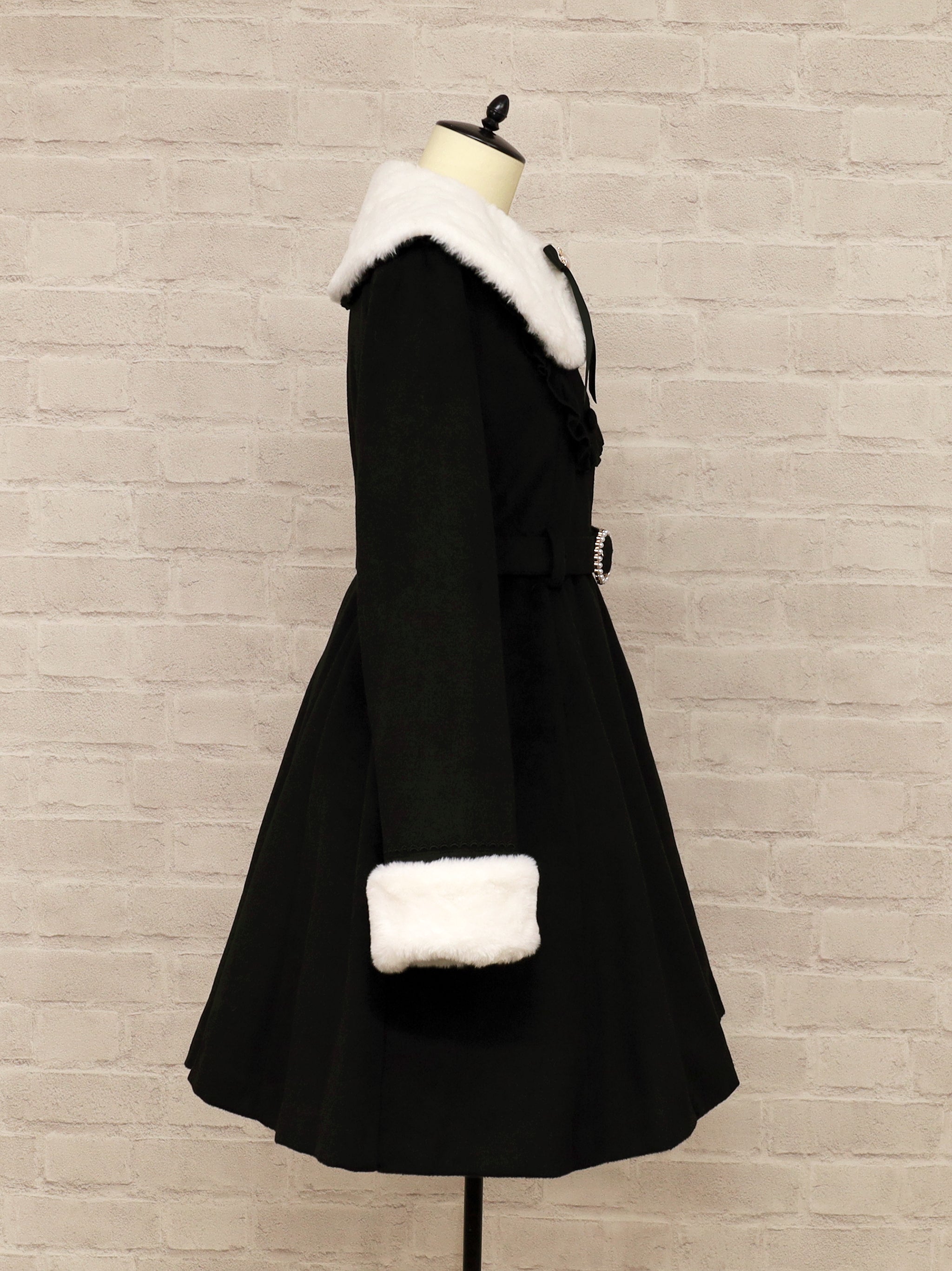 パールベルト付ヨークフリルコート – Amavel（アマベル）公式サイト