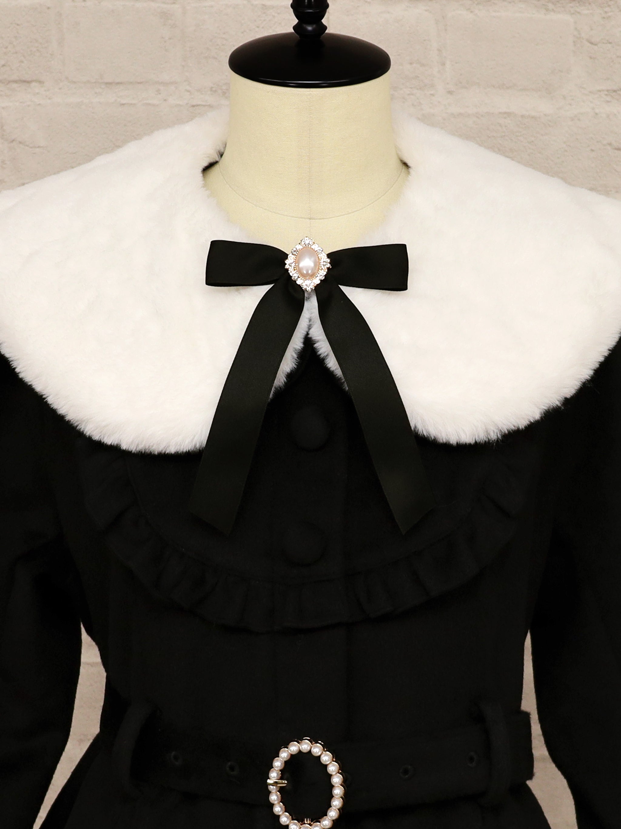 パールベルト付ヨークフリルコート ｜Amavel（アマベル）公式サイト