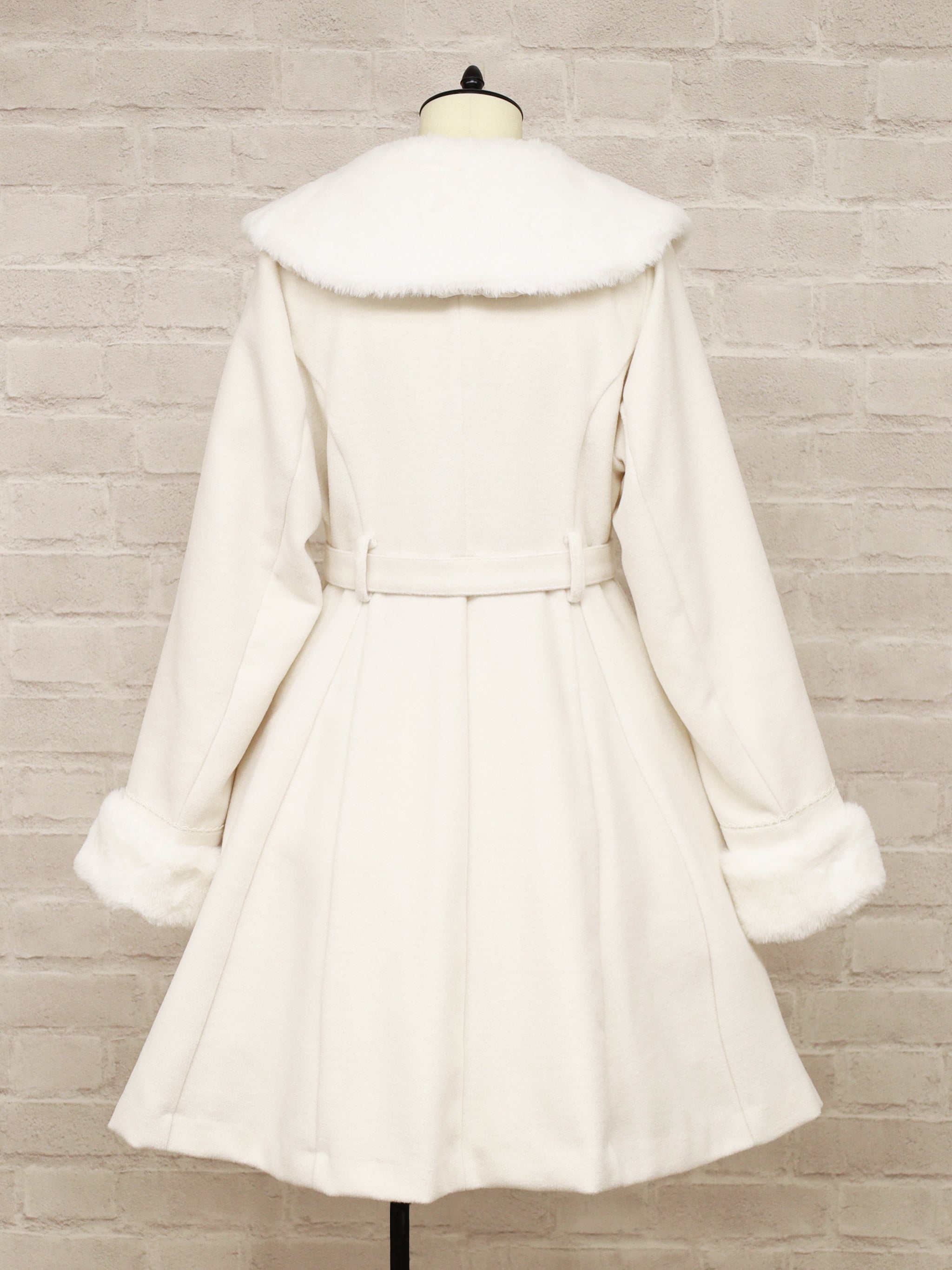 パールベルト付ヨークフリルコート ｜Amavel（アマベル）公式サイト