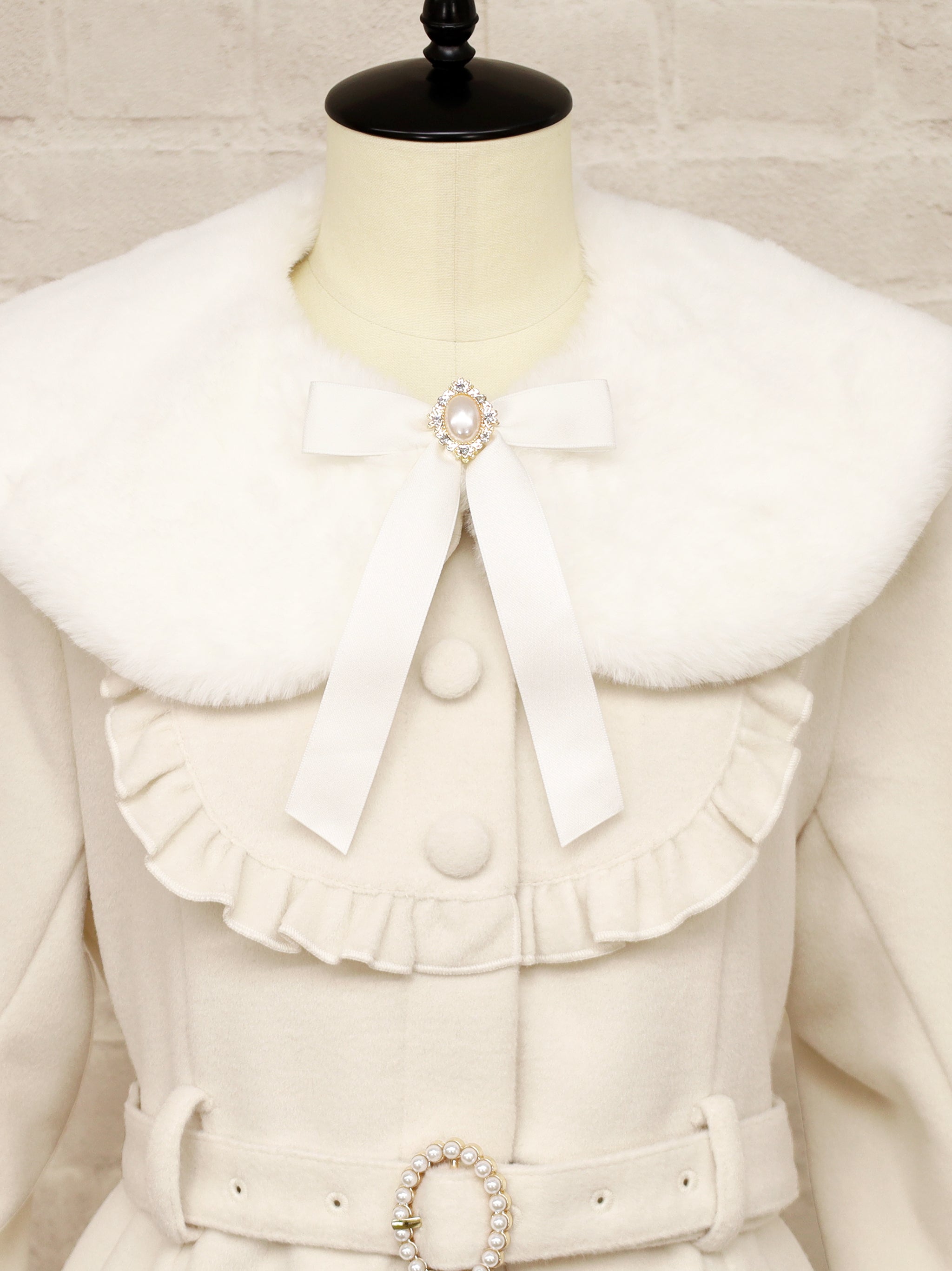 パールベルト付ヨークフリルコート – Amavel（アマベル）公式サイト