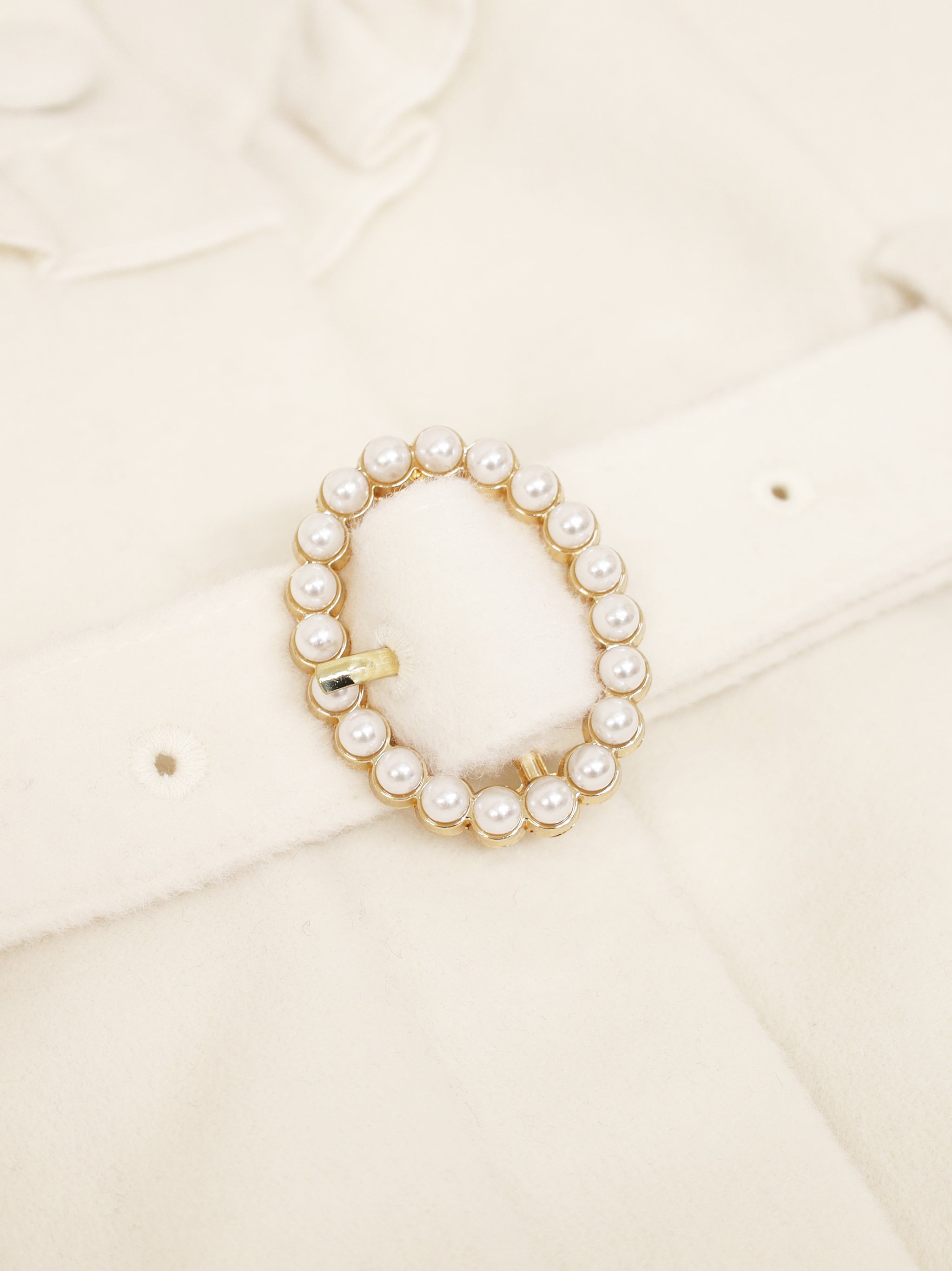 パールベルト付ヨークフリルコート ｜Amavel（アマベル）公式サイト