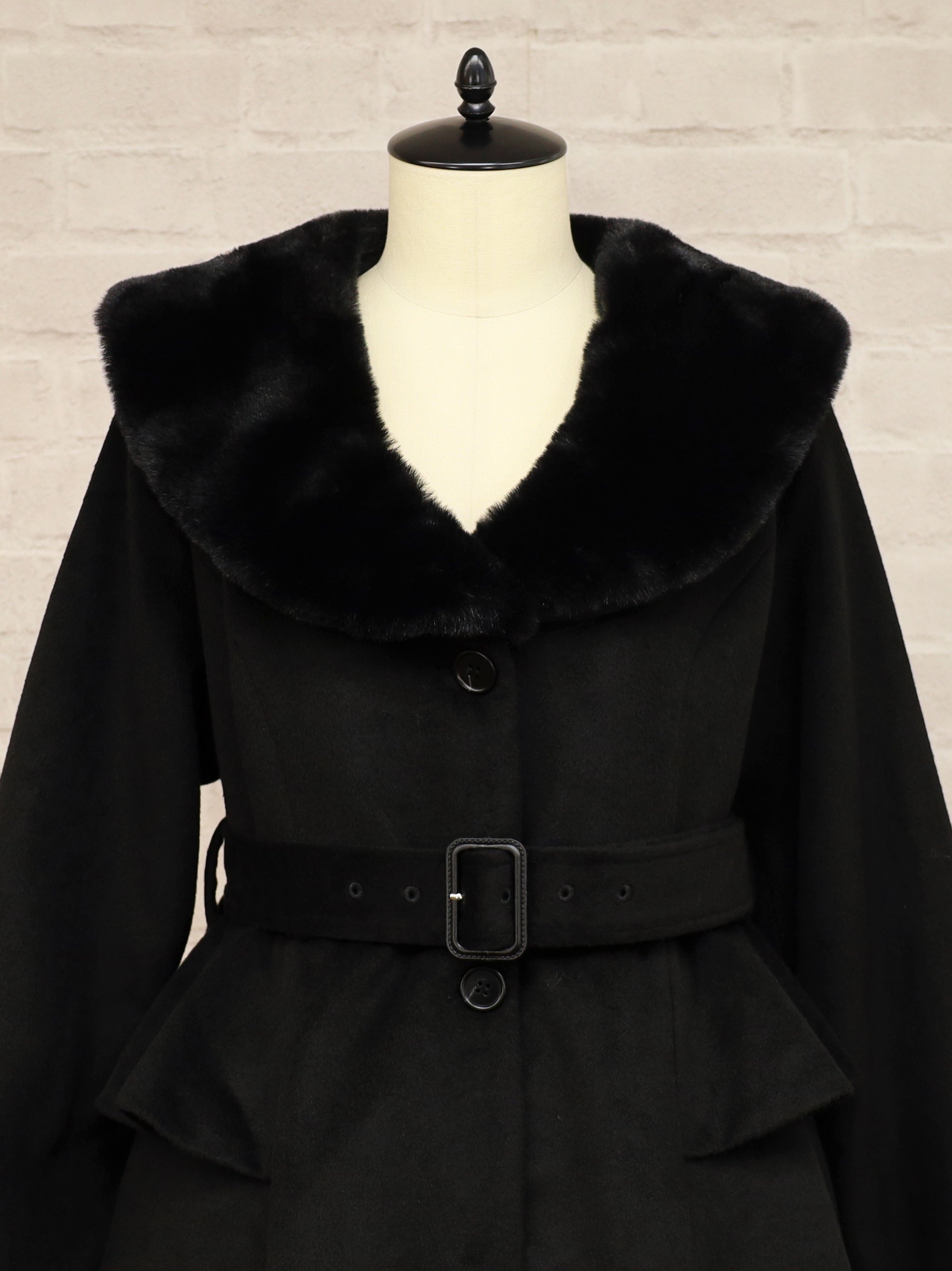 Noble Elegance ペプラムロングコート ｜Amavel（アマベル）公式サイト