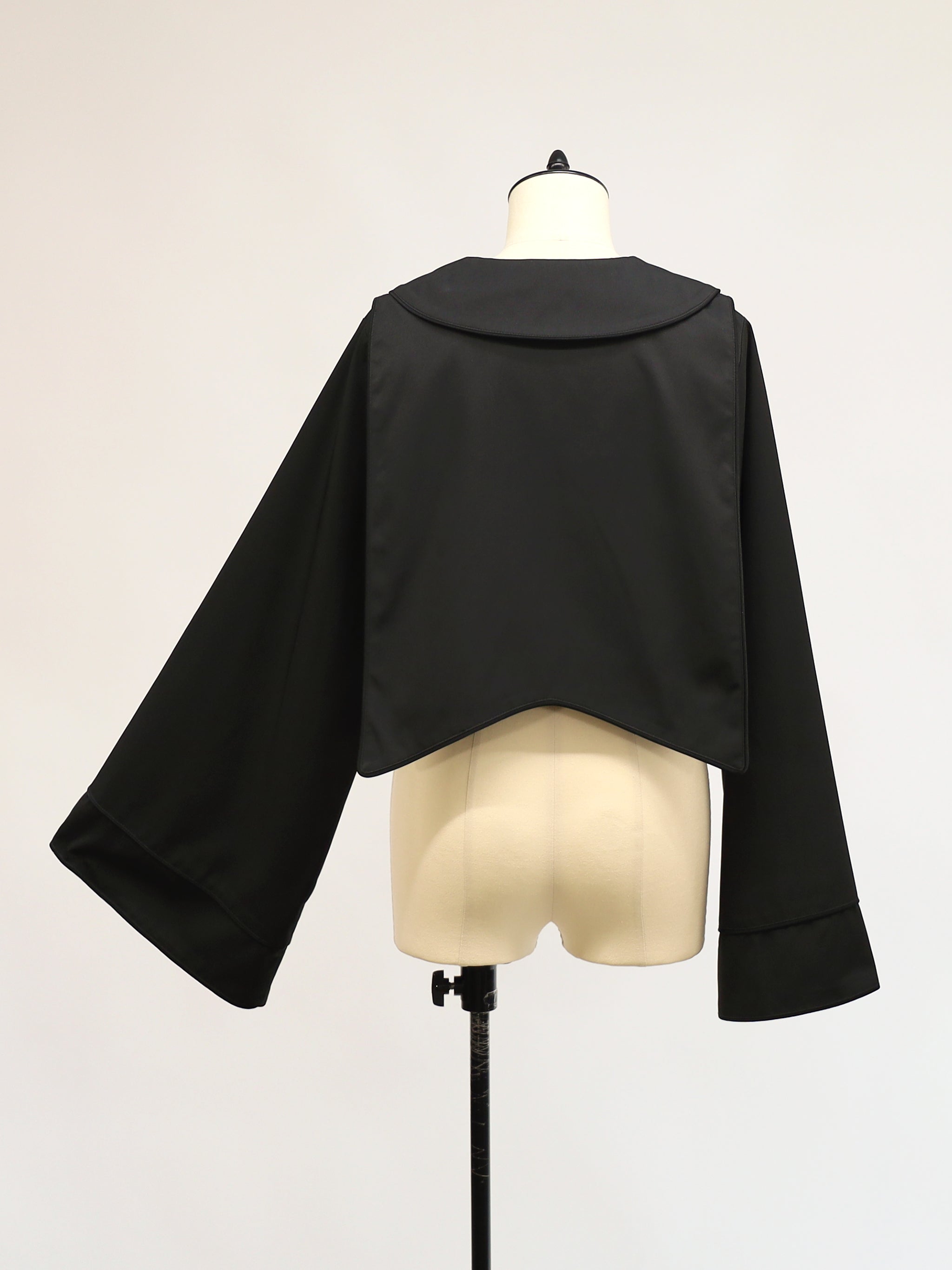 Seraphim Cross Poncho Coat – Amavel（アマベル）公式サイト