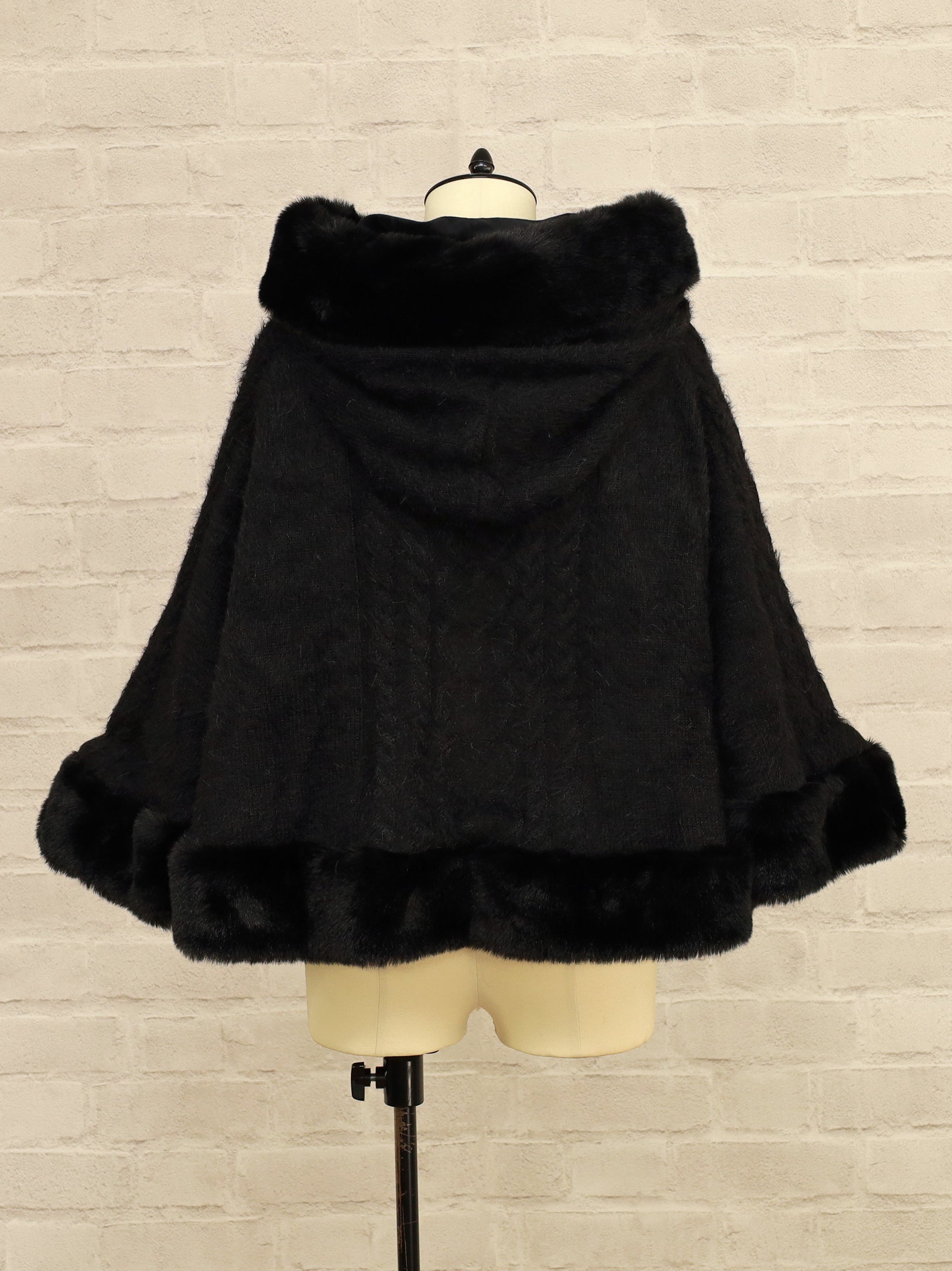 Heart Cable Knit Poncho – Amavel（アマベル）公式サイト