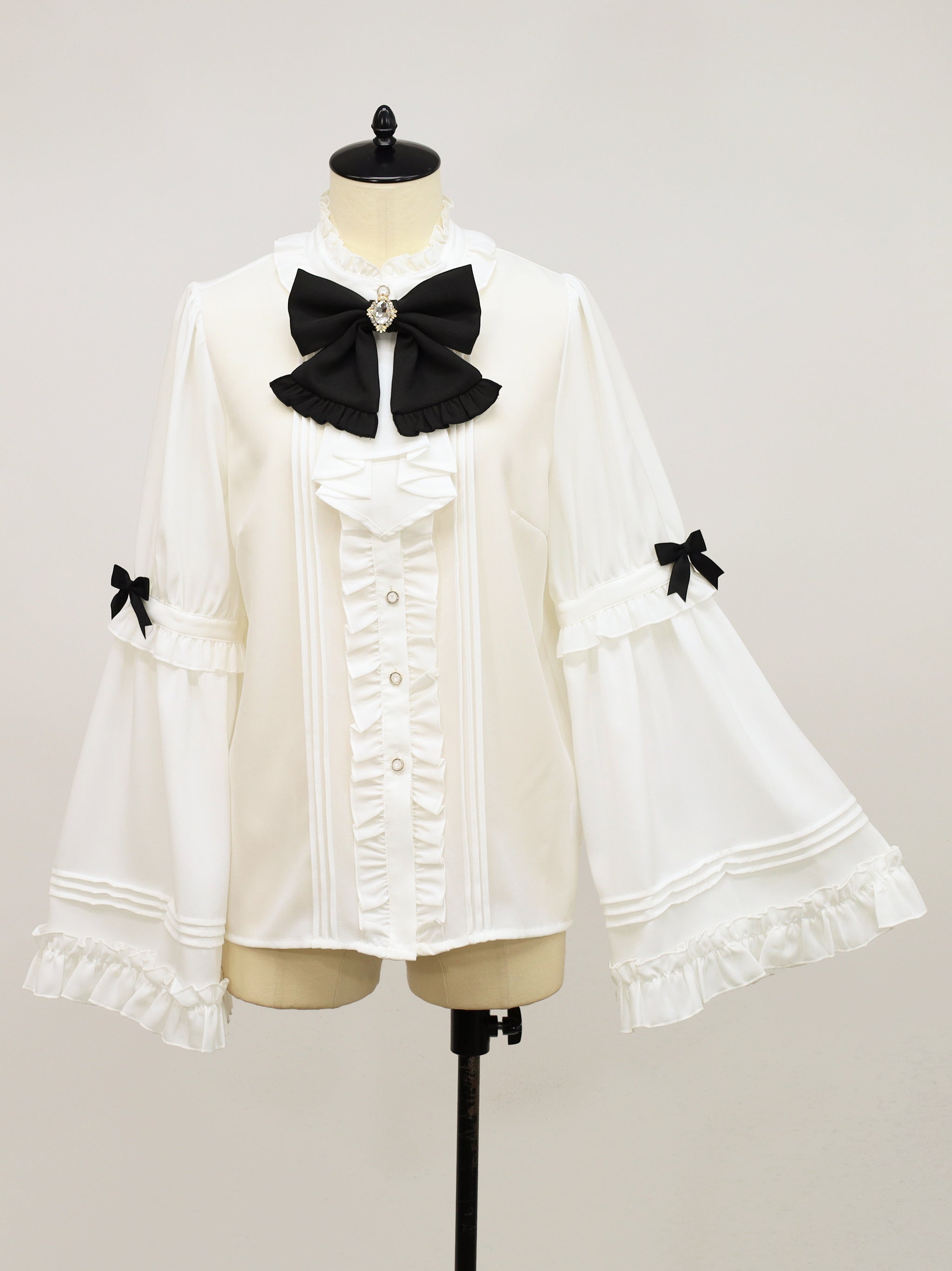 amavelMysterious Doll フリルブラウスブラック Mysterious Doll フリルブラウス – Amavel（アマベル）公式サイト