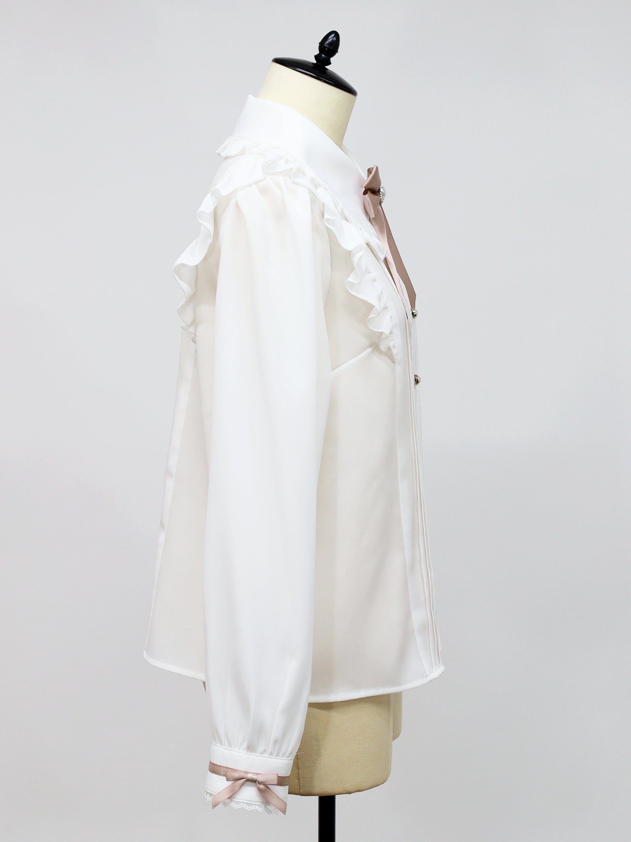 ハートビジューリボンブラウス ｜Amavel（アマベル）公式サイト