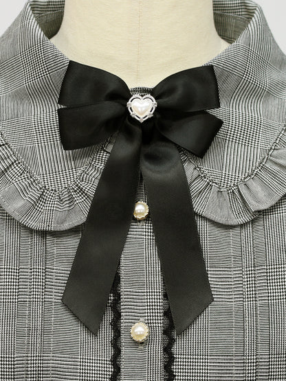 ハートビジューリボンブラウス ｜Amavel（アマベル）公式サイト