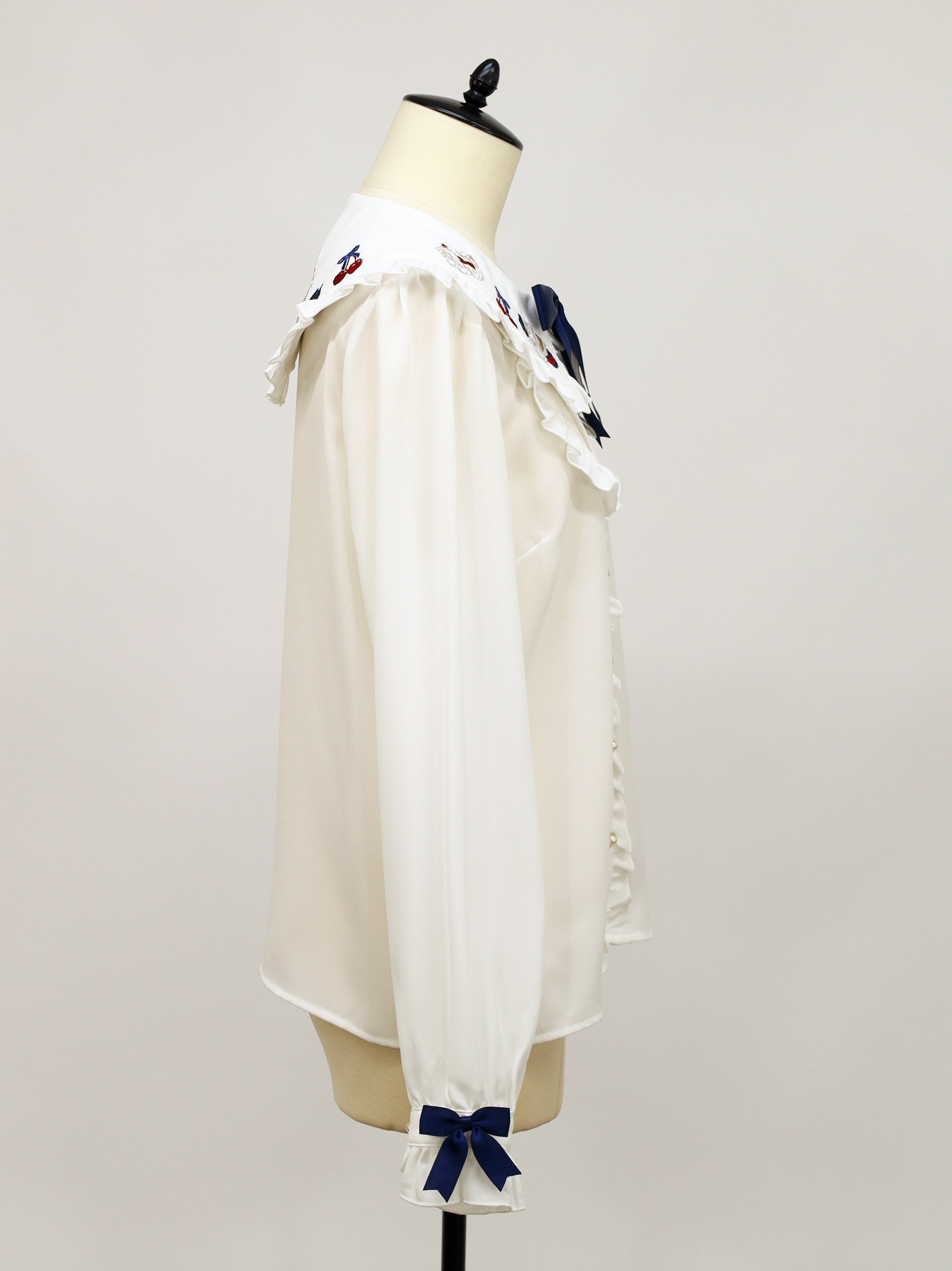 Sweet Whip フリルブラウス ｜Amavel（アマベル）公式サイト