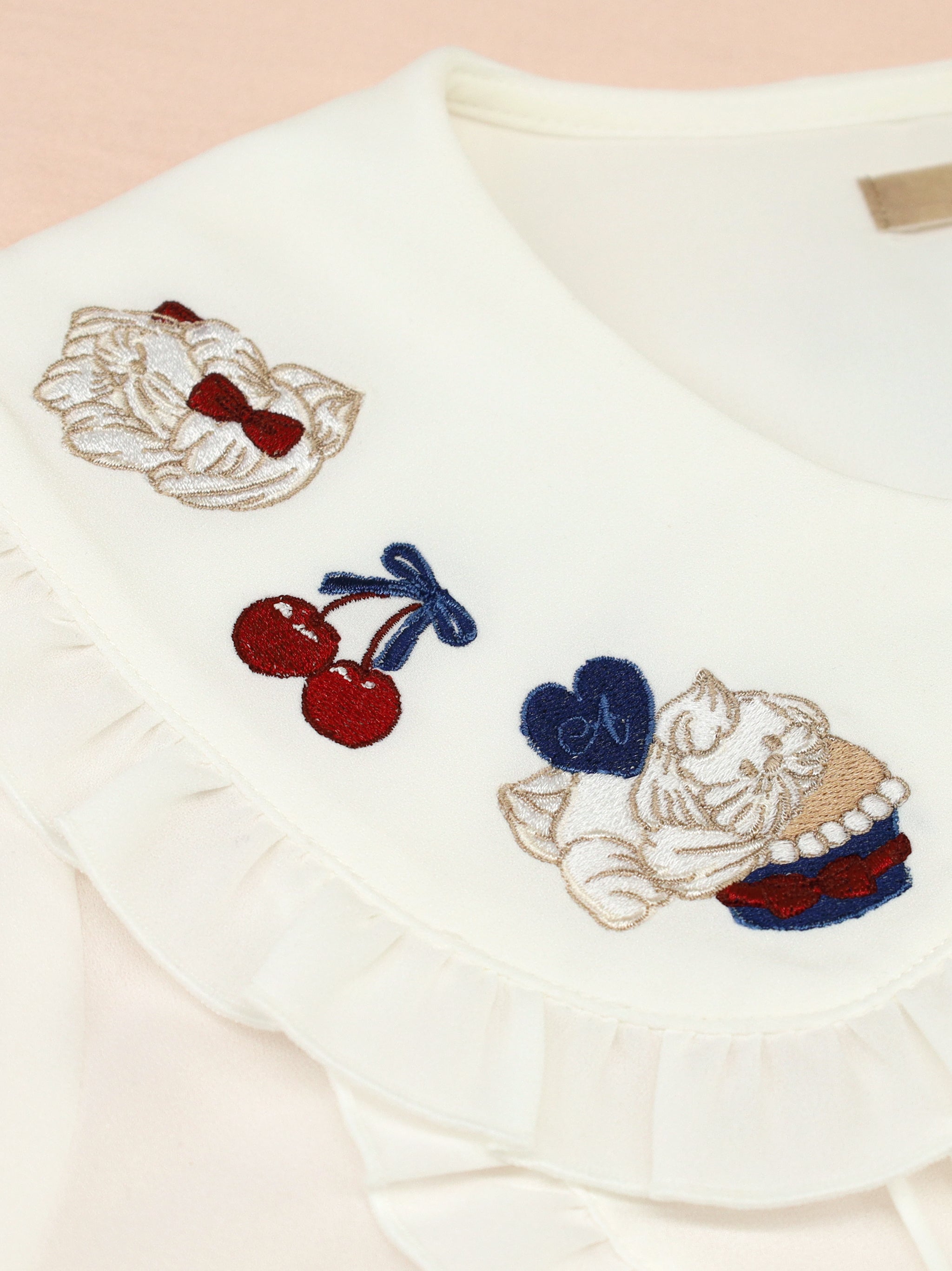 Sweet Whip フリルブラウス ｜Amavel（アマベル）公式サイト