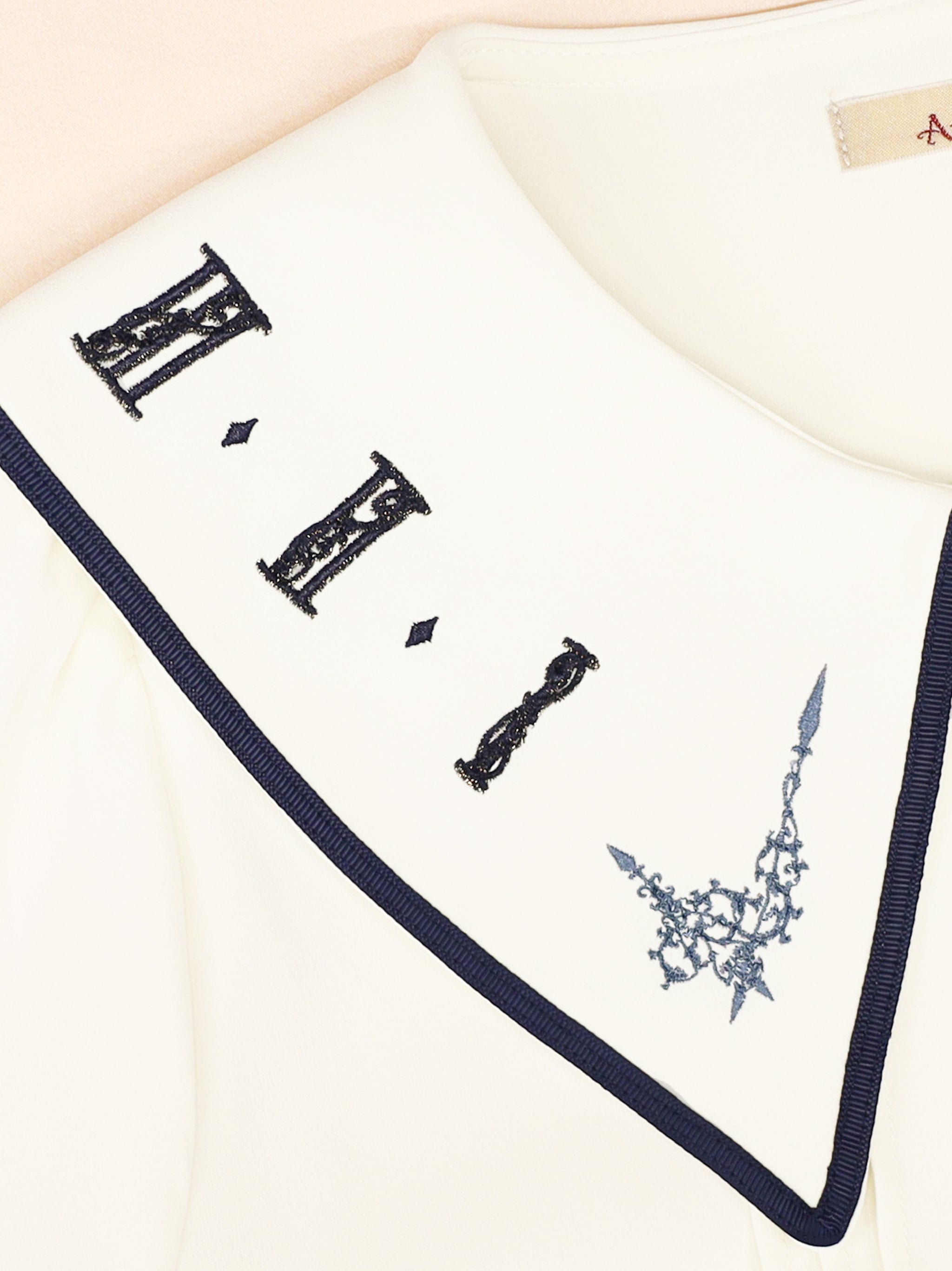 Antique Clock ブラウス ｜Amavel（アマベル）公式サイト