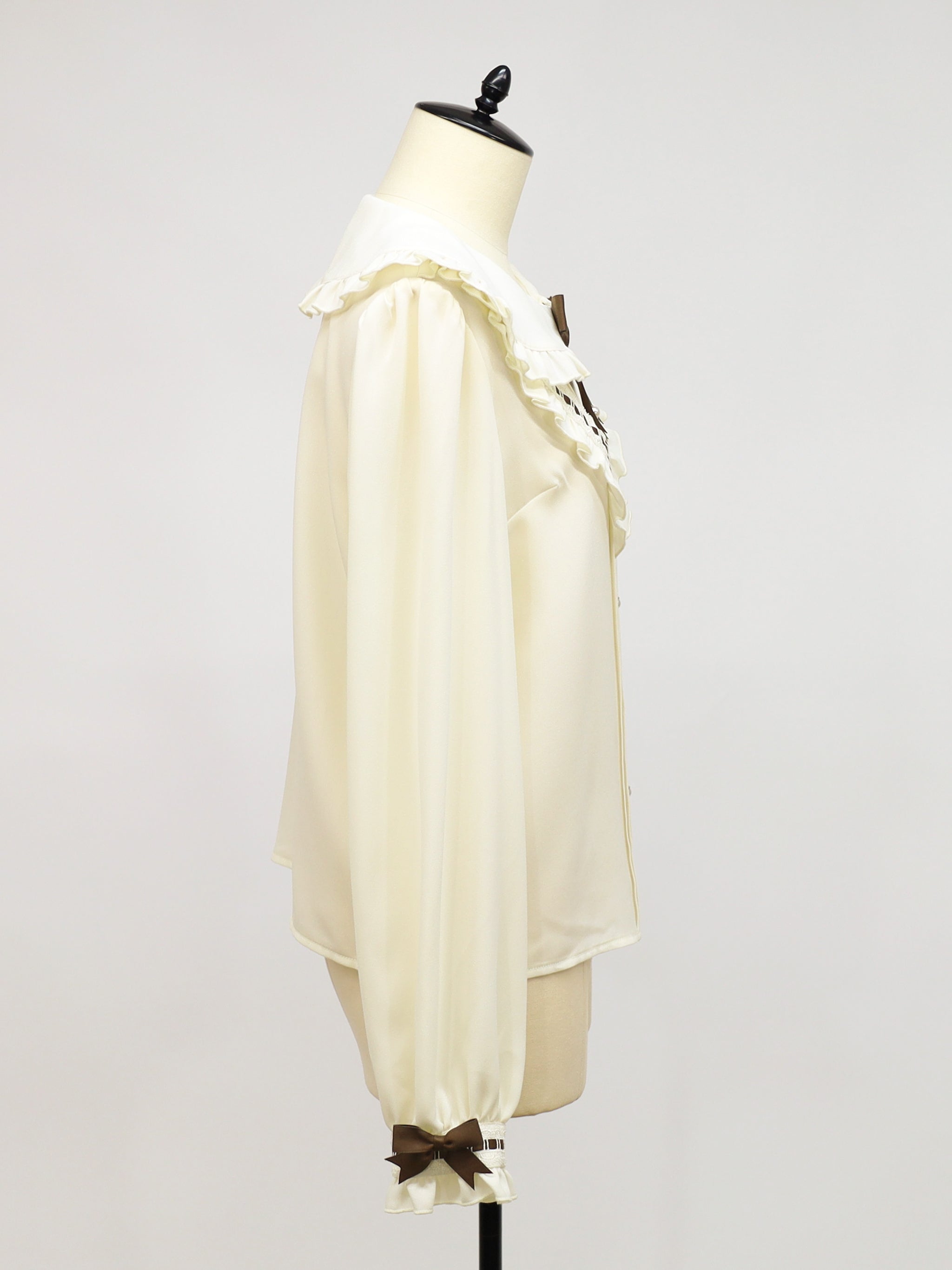 Classical Ladder Lace ブラウス ｜Amavel（アマベル）公式サイト