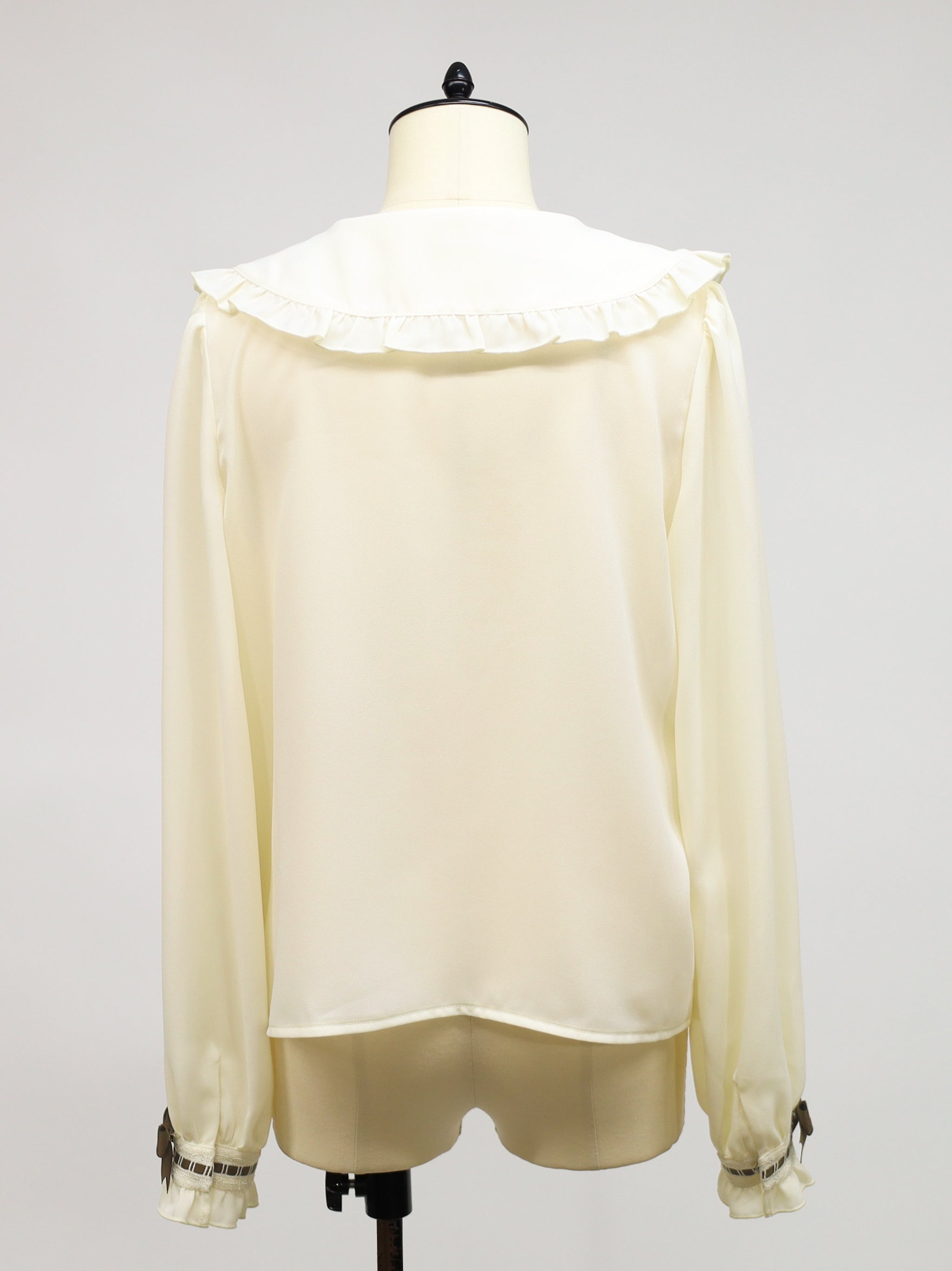 Classical Ladder Lace ブラウス ｜Amavel（アマベル）公式サイト